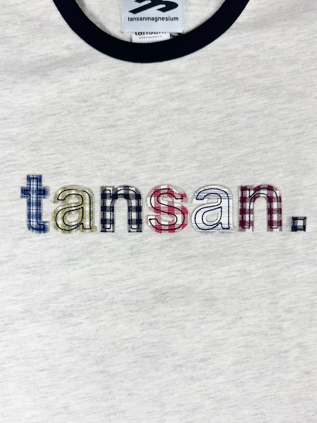 탄산마그네슘(TANSANMAGNESIUM) 탄산 아플리케 티셔츠 (아이보리)