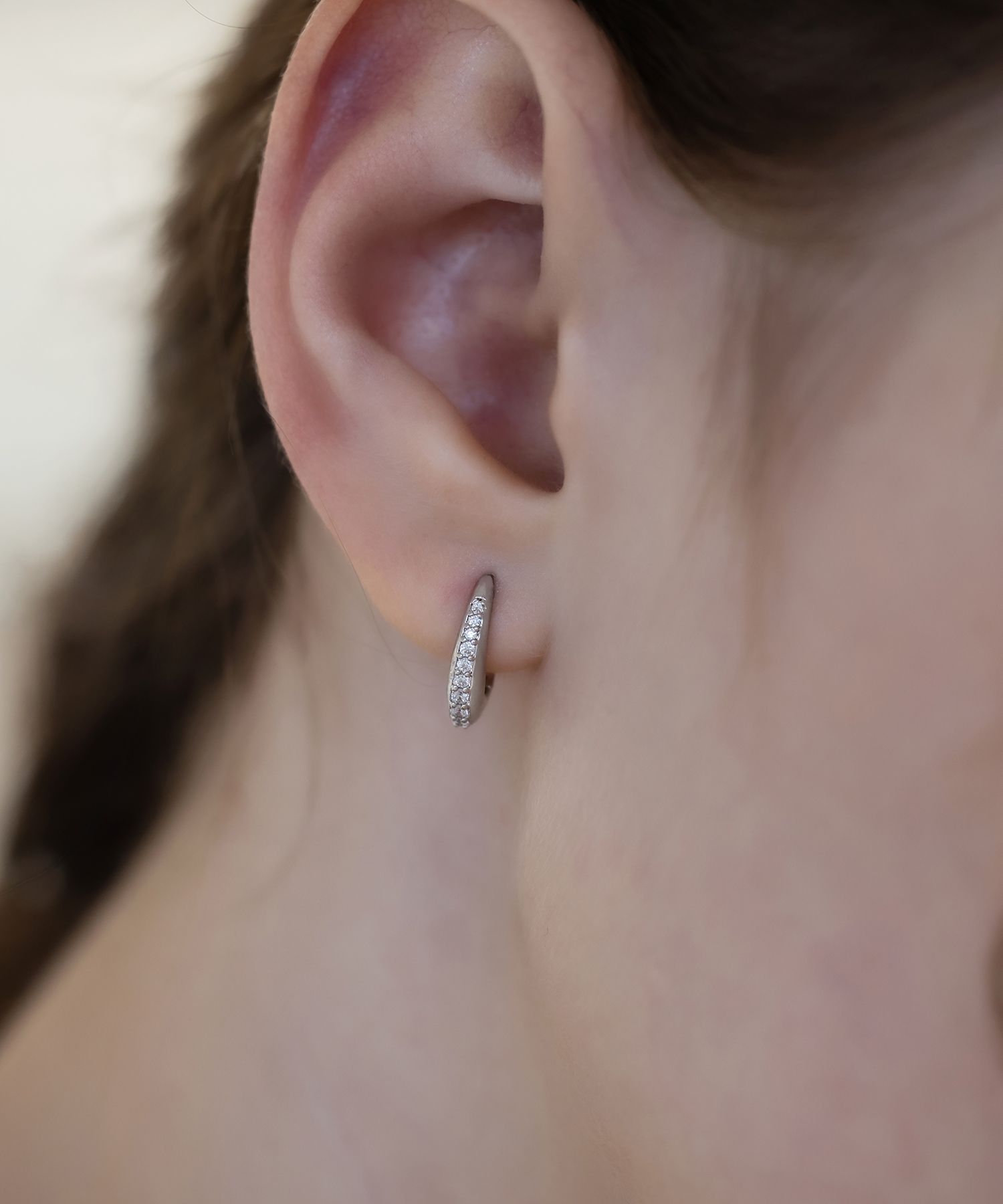 MUSINSA | TATIANA (Silver 925) Serene Drop Hoop Earrings