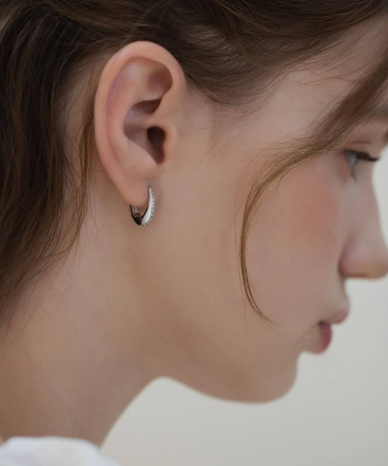 MUSINSA | TATIANA (Silver 925) Serene Drop Hoop Earrings