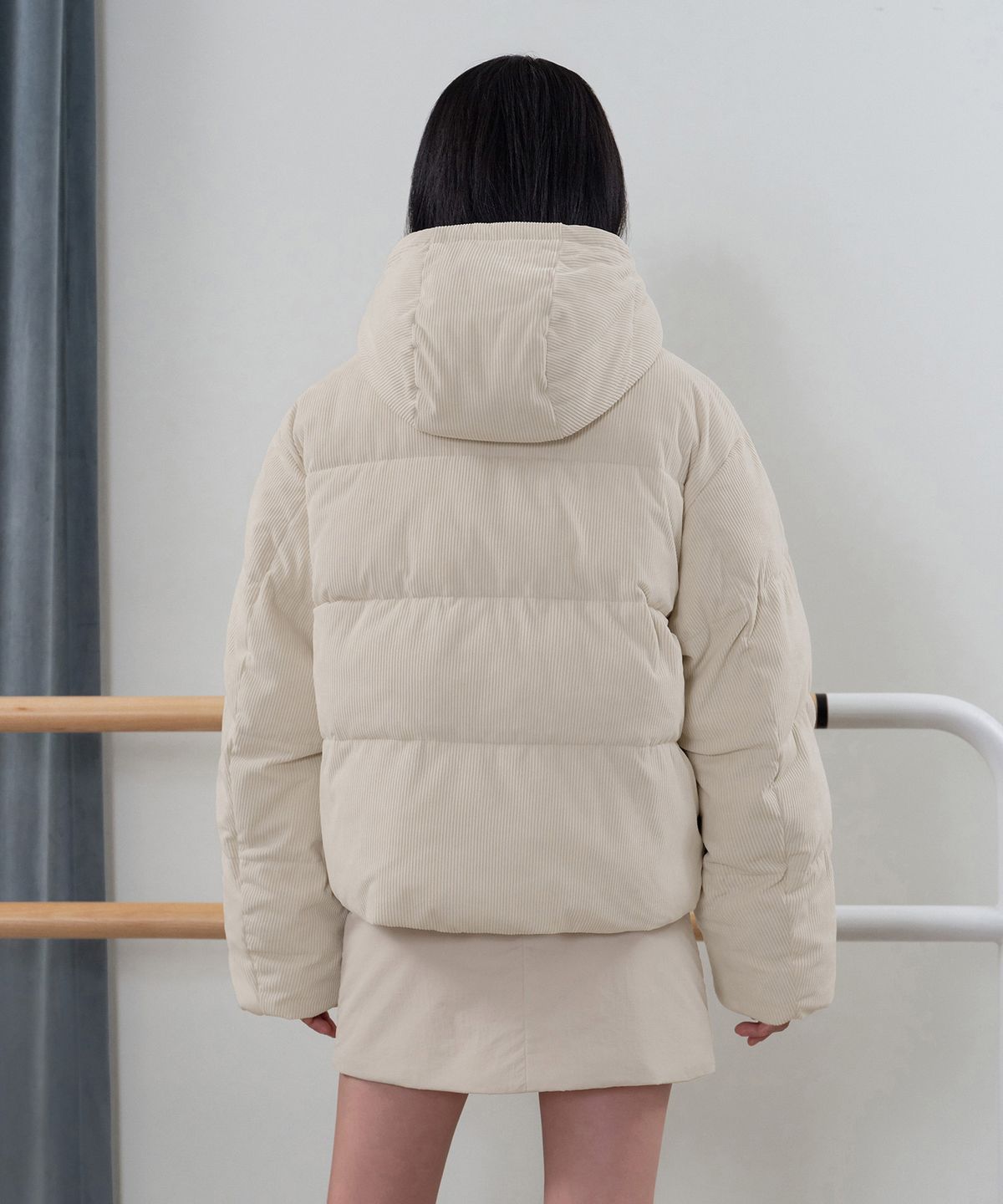 무신사 스탠다드 우먼(MUSINSA STANDARD WOMAN) 우먼즈 데일리 푸퍼 코듀로이 후디드 숏 패딩 재킷 [크림]
