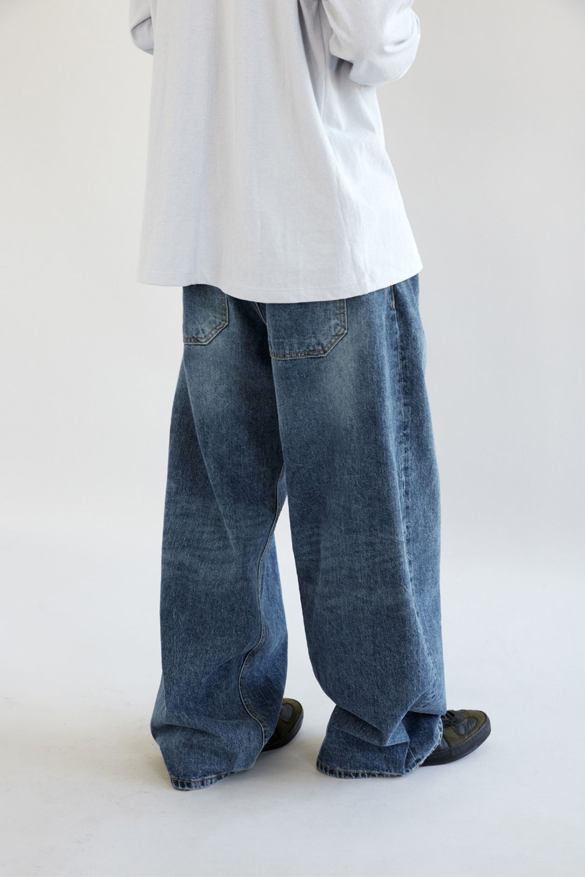 해칭룸(HATCHINGROOM) Wide Curve Jeans Washed Blue