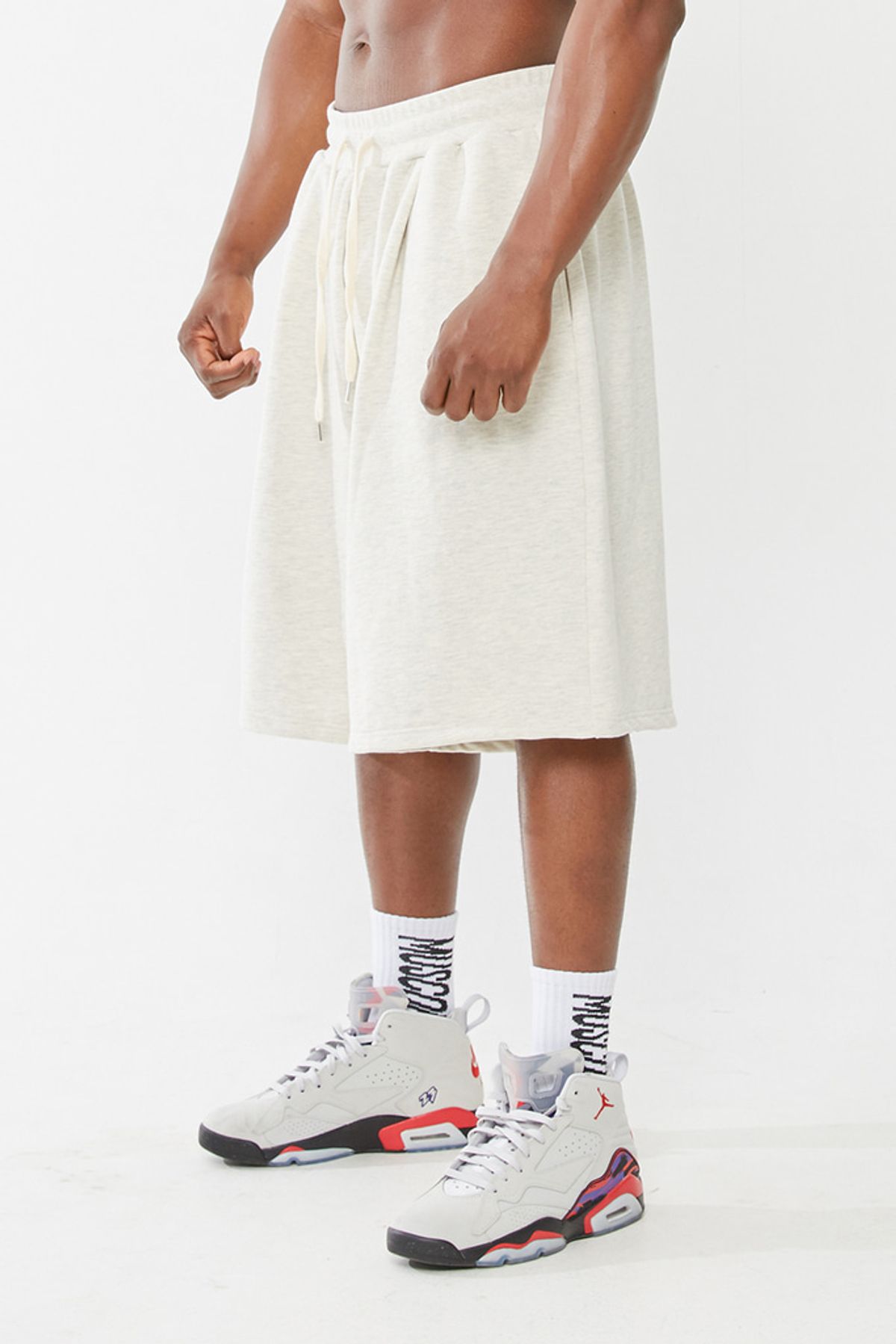 머스콜로(MUSCOLO) ONE TUCK BERMUDA HALF PANTS OATMEAL