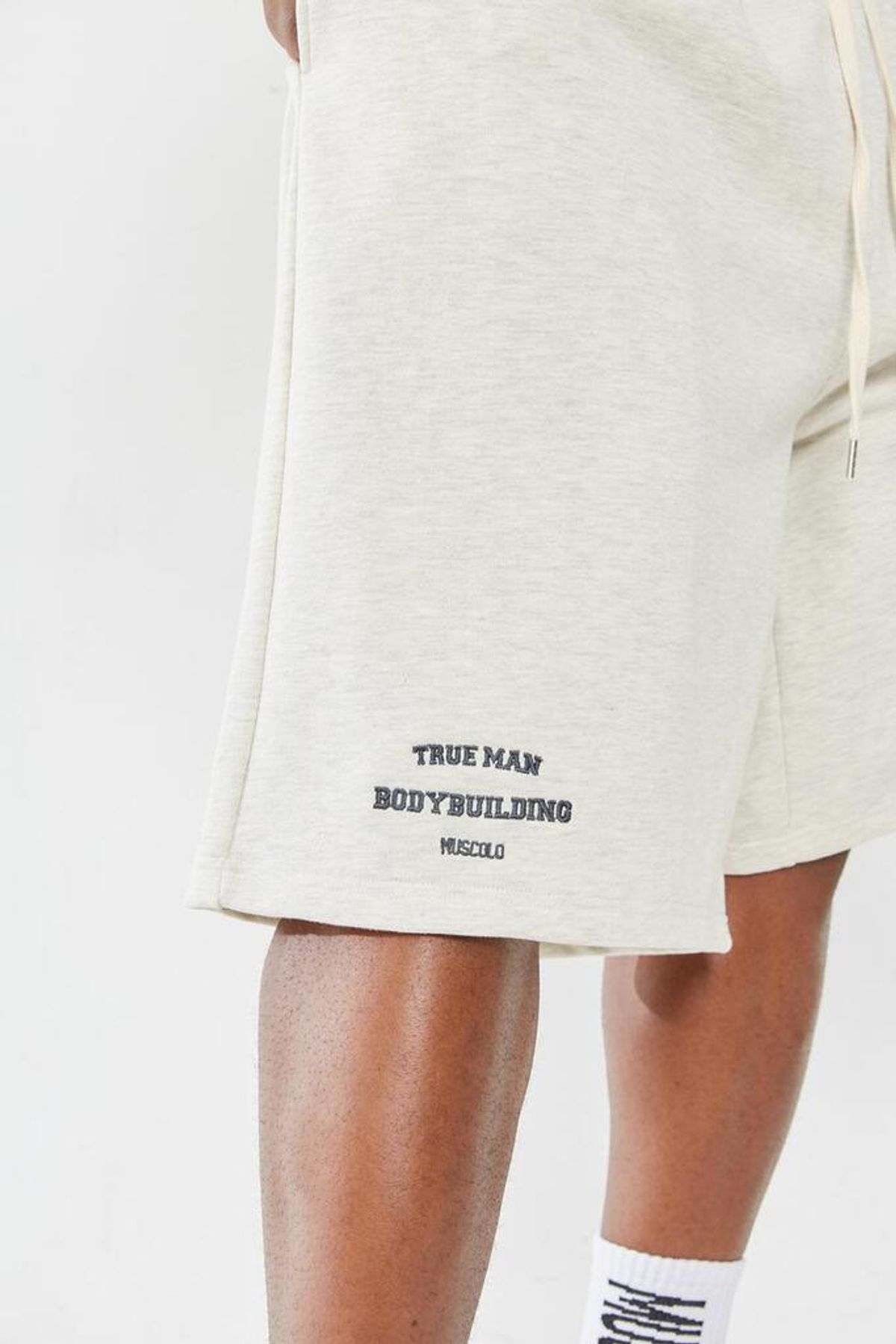 머스콜로(MUSCOLO) ONE TUCK BERMUDA HALF PANTS OATMEAL