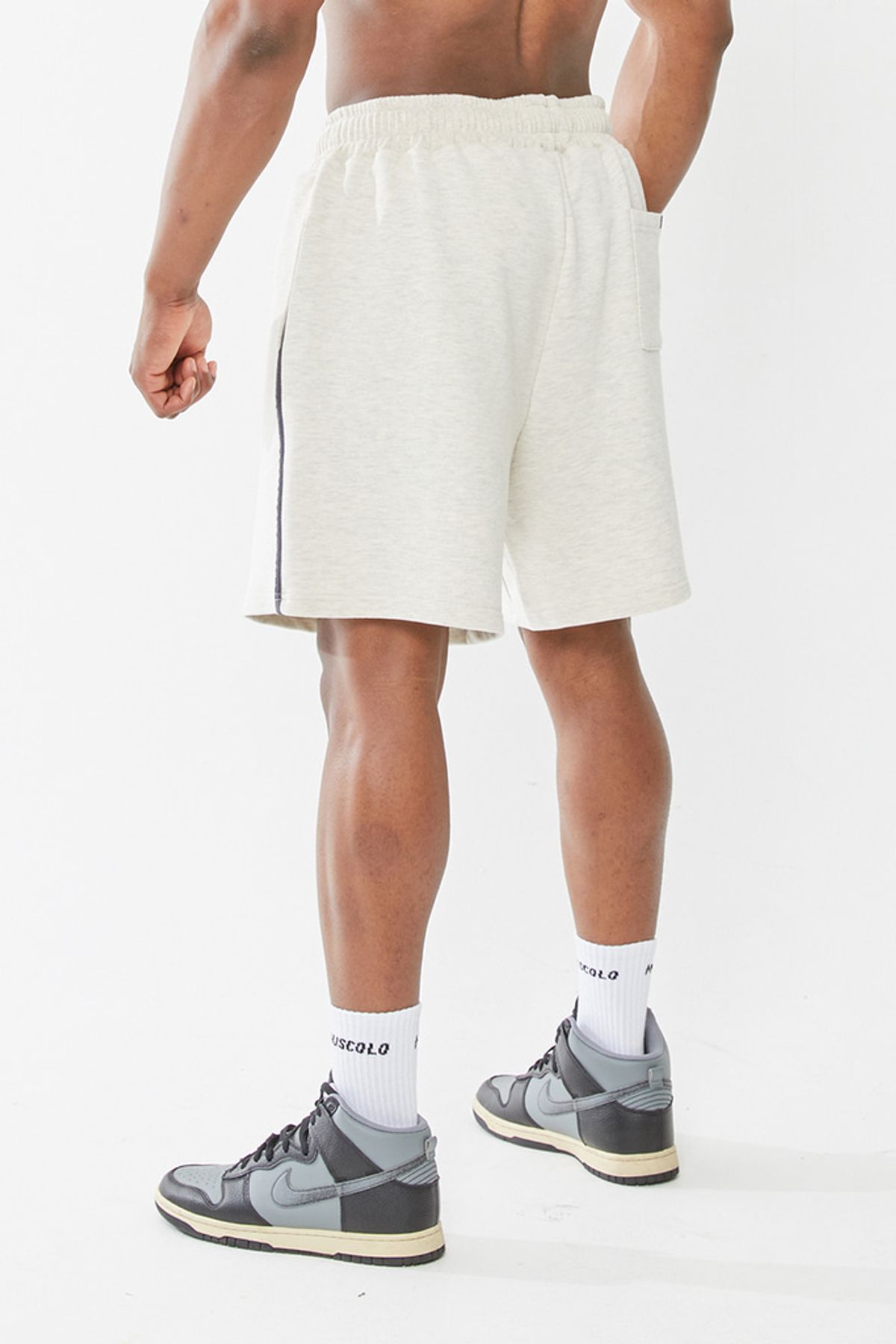머스콜로(MUSCOLO) BUILD UP SHORT PANTS OATMEAL