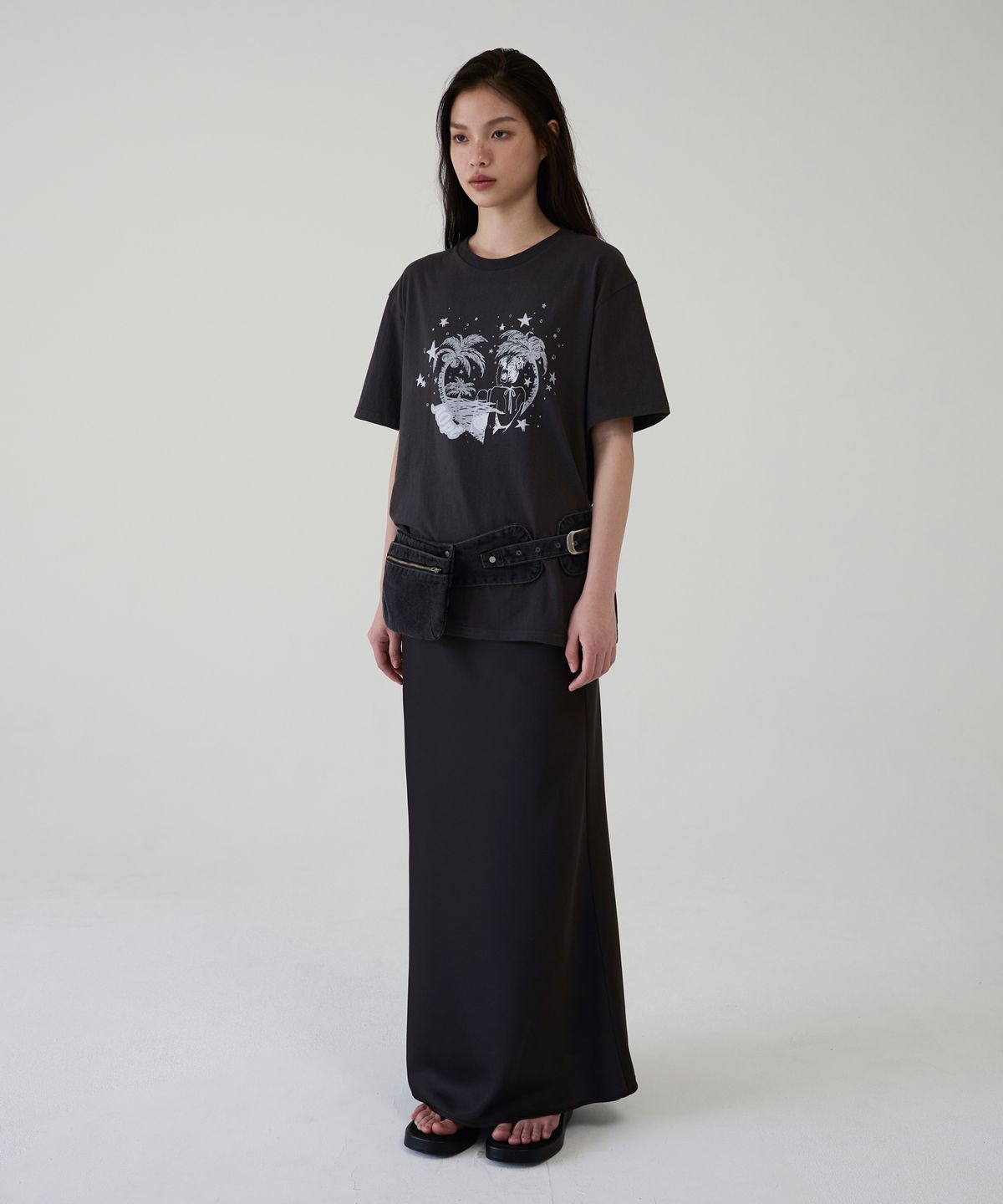 아옵트(AOPT) DREAMY ISLAND T-SHIRT - CHARCOAL