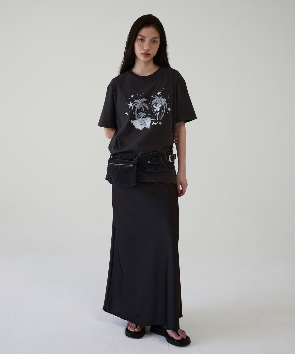 아옵트(AOPT) DREAMY ISLAND T-SHIRT - CHARCOAL