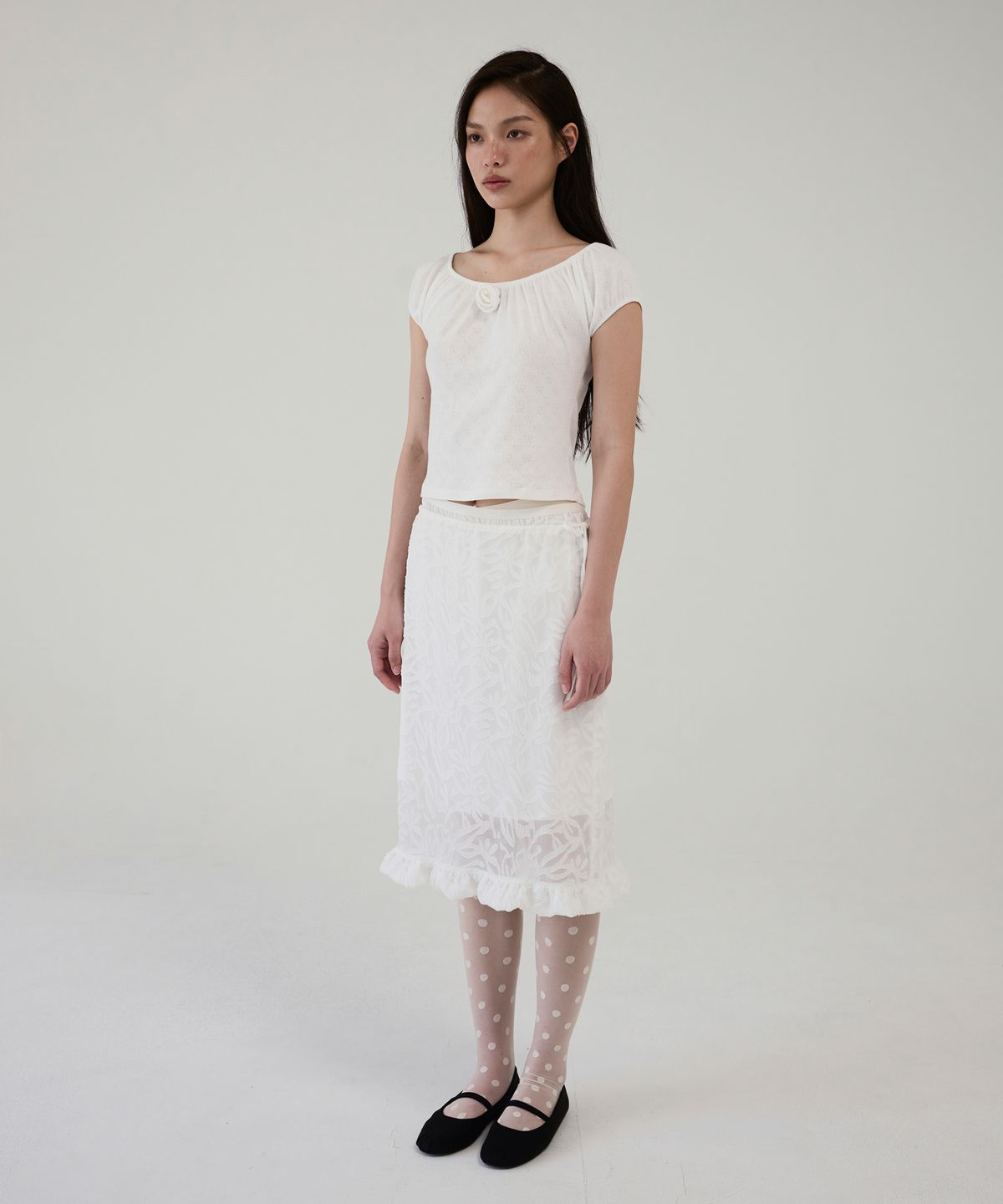 아옵트(AOPT) TWO-WAY ROSE SHIRRING TOP - WHITE