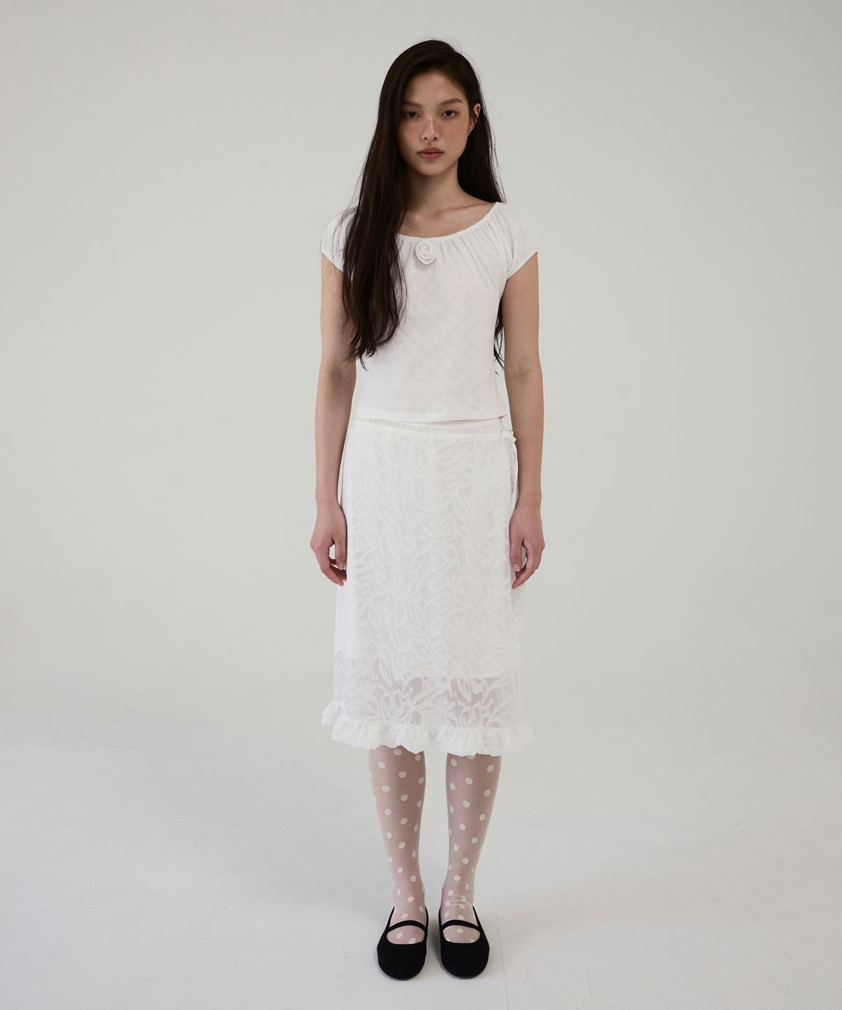 아옵트(AOPT) TWO-WAY ROSE SHIRRING TOP - WHITE