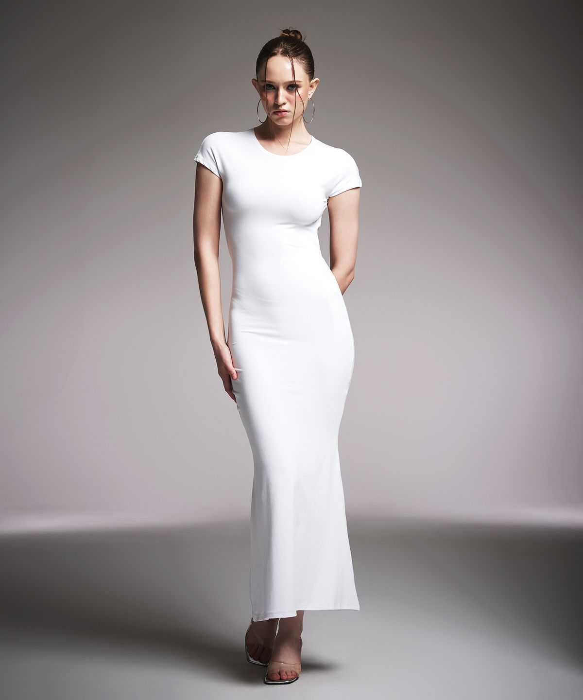 에이알유(A.R.U) BACK LESS DRESS