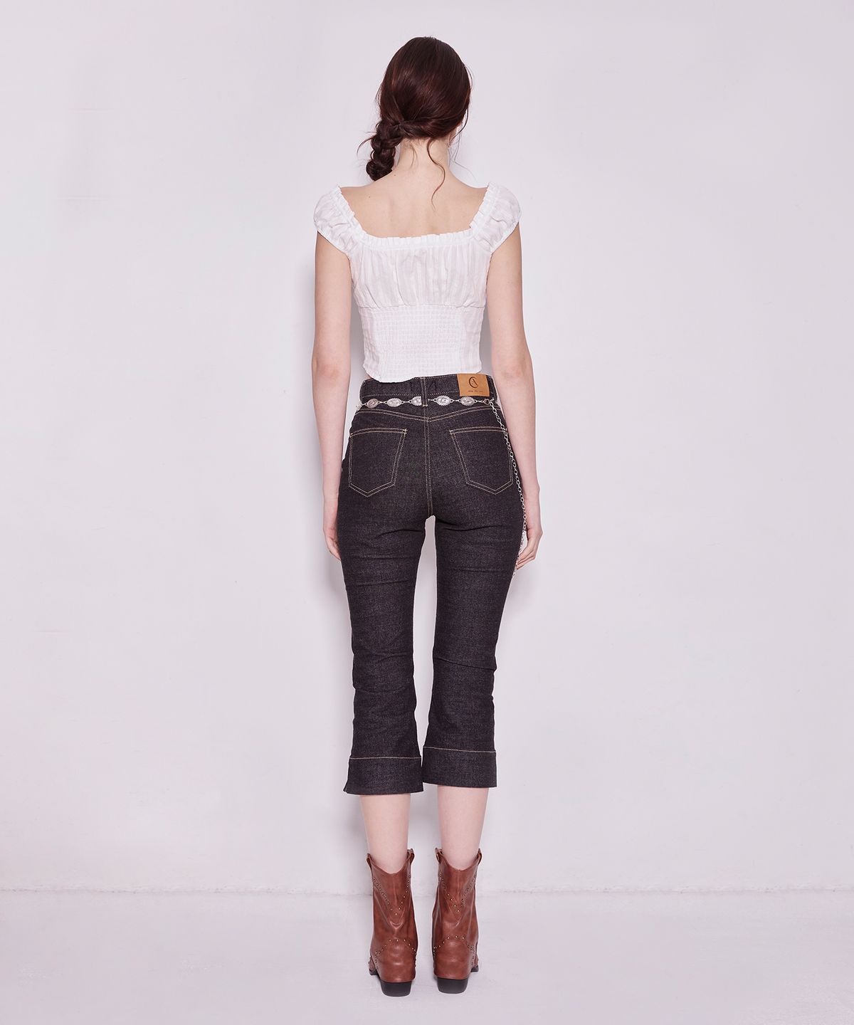에이알유(A.R.U) CAPRI PANTS