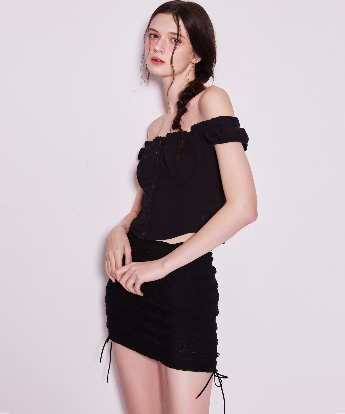 에이알유(A.R.U) RUFFLE COTTON BLOUSE