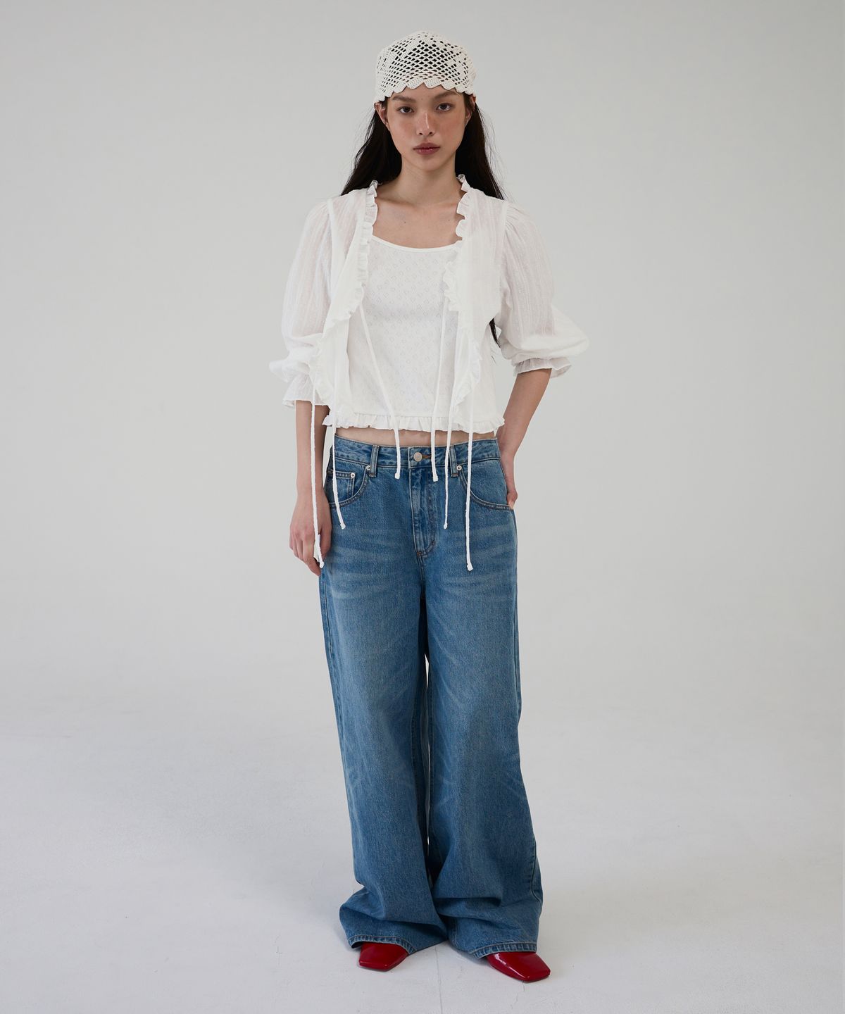 아옵트(AOPT) HEART PUNCH RUFFLE CAMI TOP - WHITE