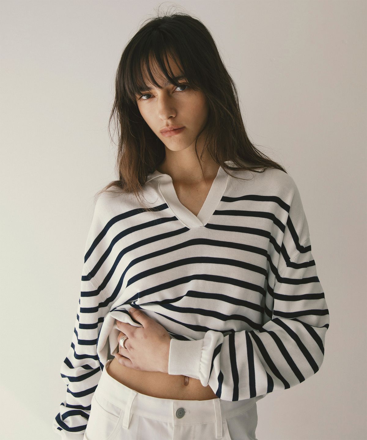 어나더오피스 우먼(ANOTHER OFFICE WOMEN) w. Sailor Silk Open-collar Knit (White-Navy)