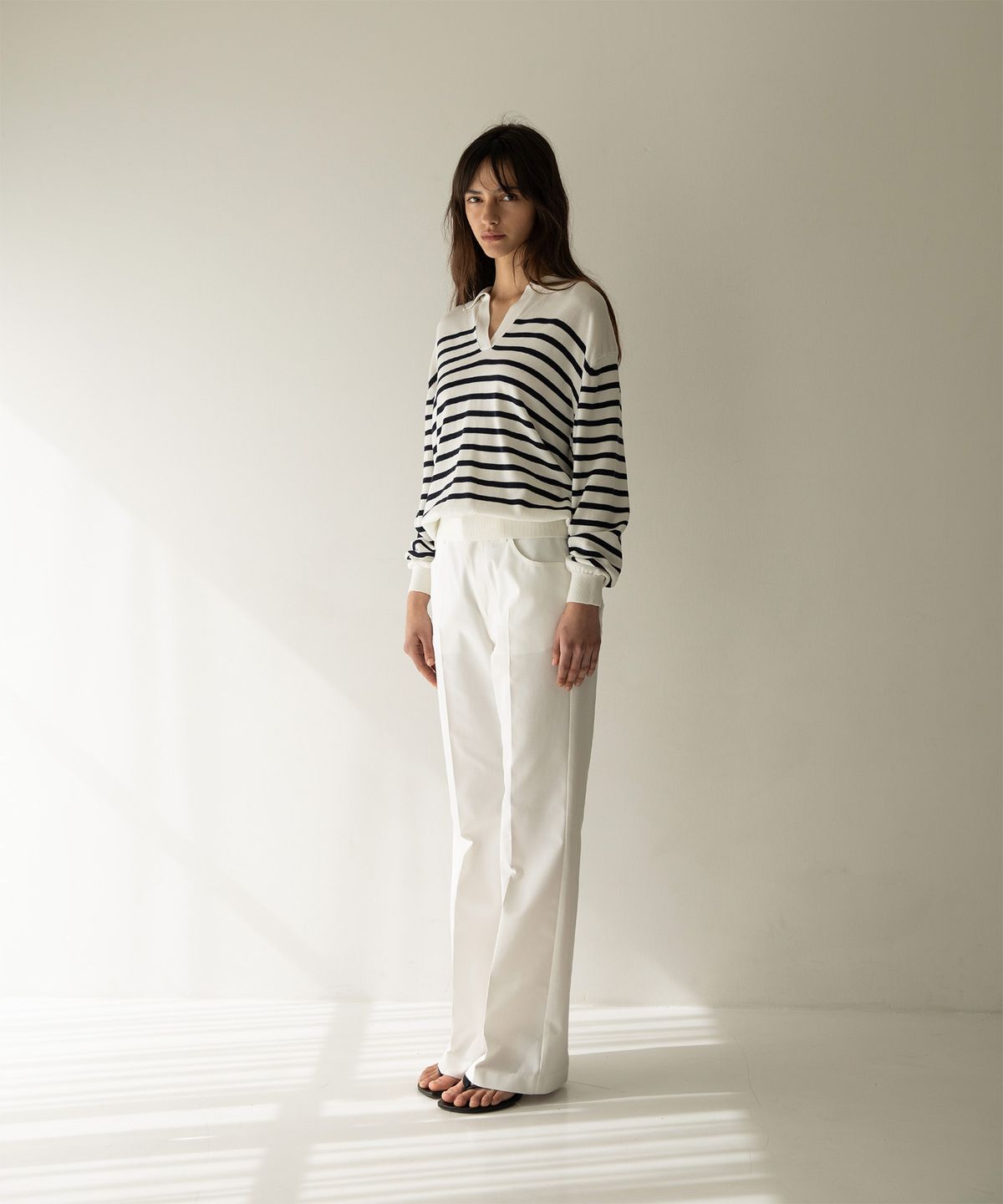 어나더오피스 우먼(ANOTHER OFFICE WOMEN) w. Sailor Silk Open-collar Knit (White-Navy)