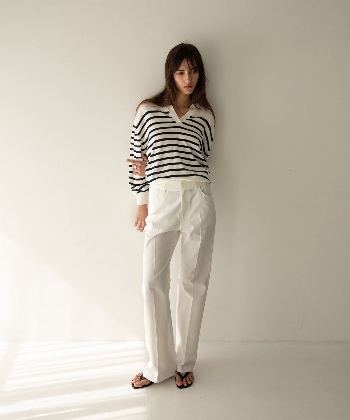 어나더오피스 우먼(ANOTHER OFFICE WOMEN) w. Sailor Silk Open-collar Knit (White-Navy)