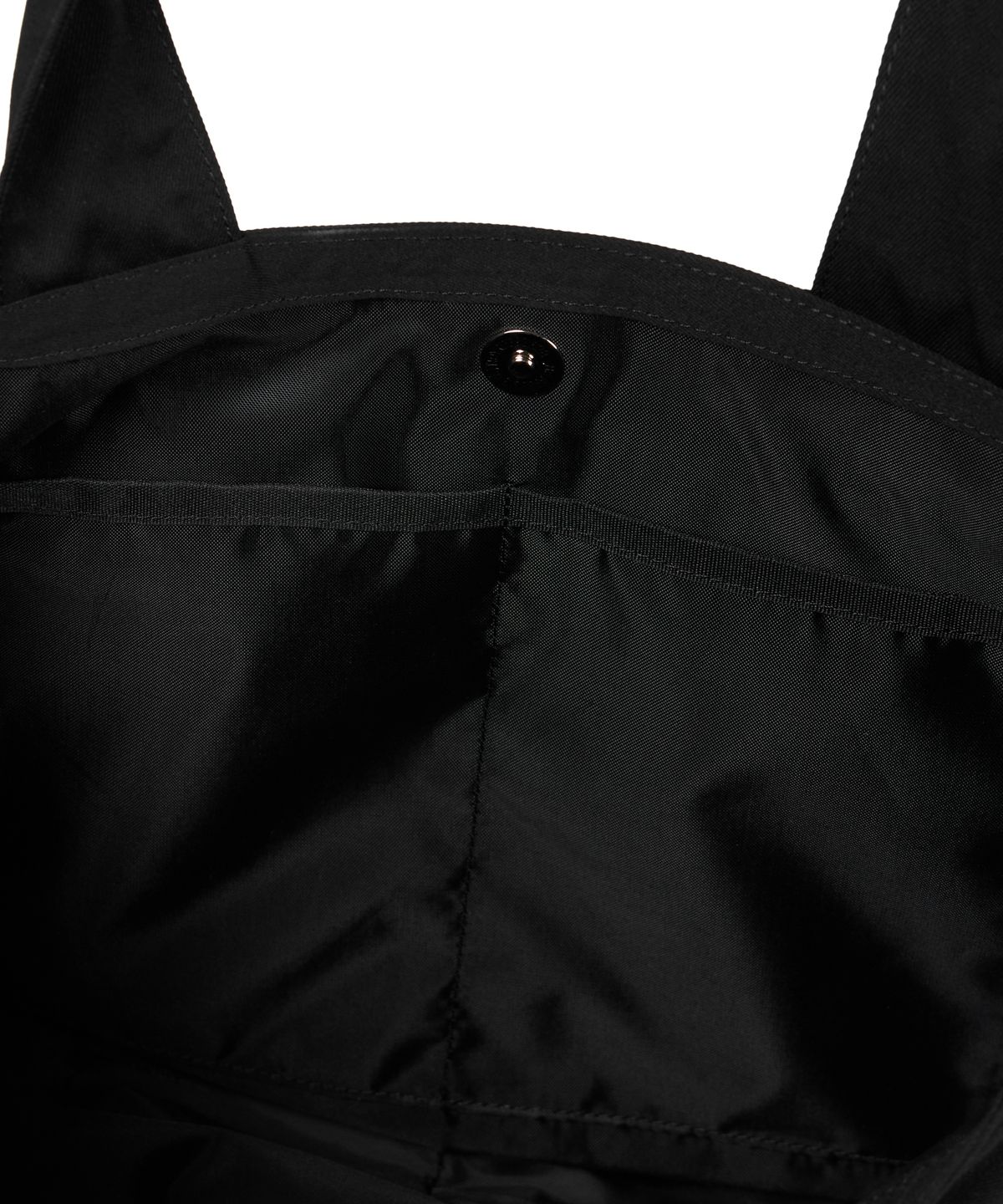 이우가마카라스(IUGAMAKARAS) Frilled Shopper Bag (Black)