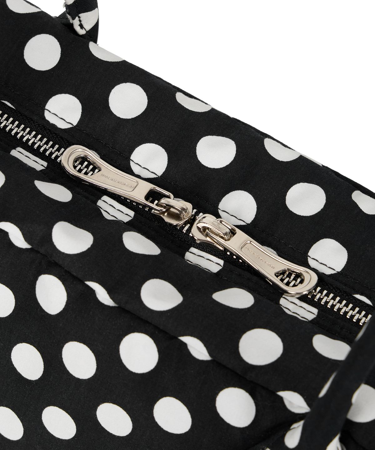 이우가마카라스(IUGAMAKARAS) Dot Pattern Baguette Bag (Black)