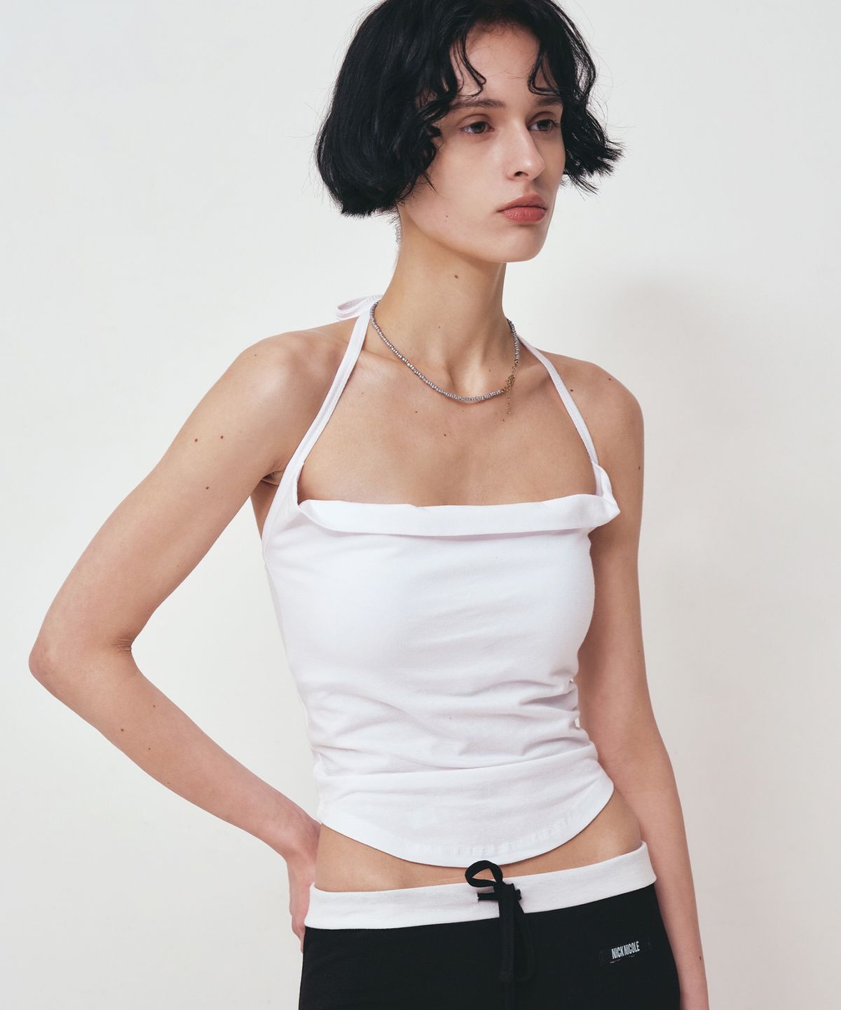 닉앤니콜(NICK&NICOLE) SLIM HALTER SLEEVELESS_IVORY