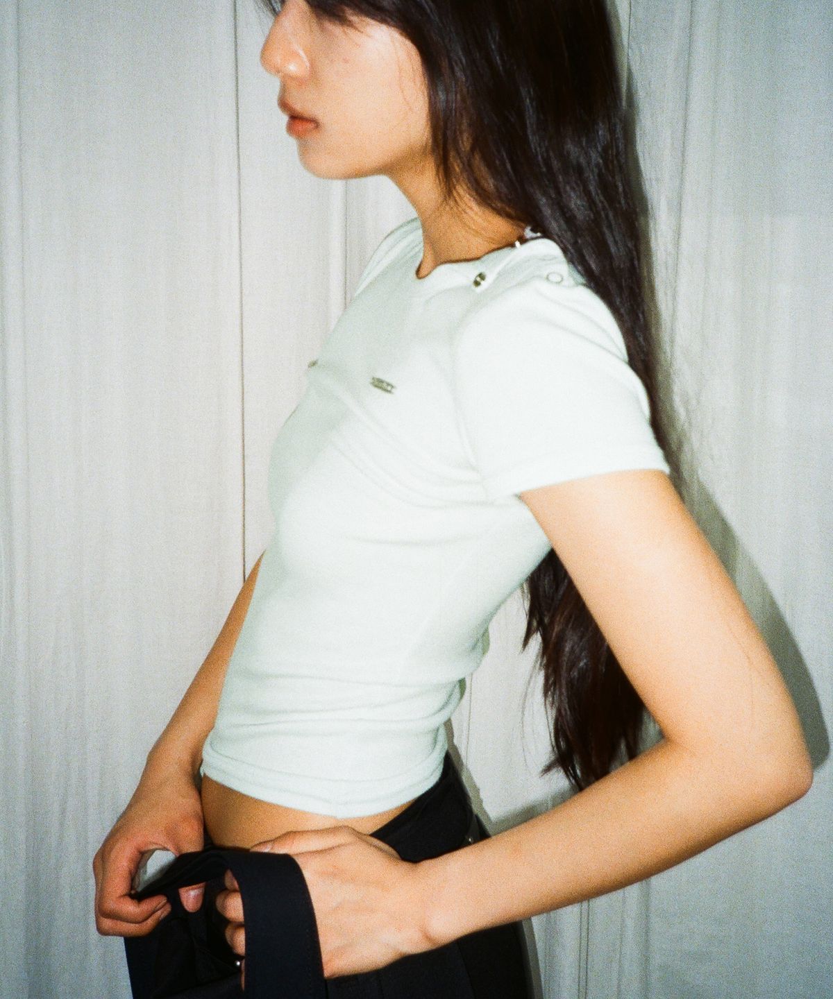 이우가마카라스(IUGAMAKARAS) Side Button Fitted Half Top (Sky Blue)