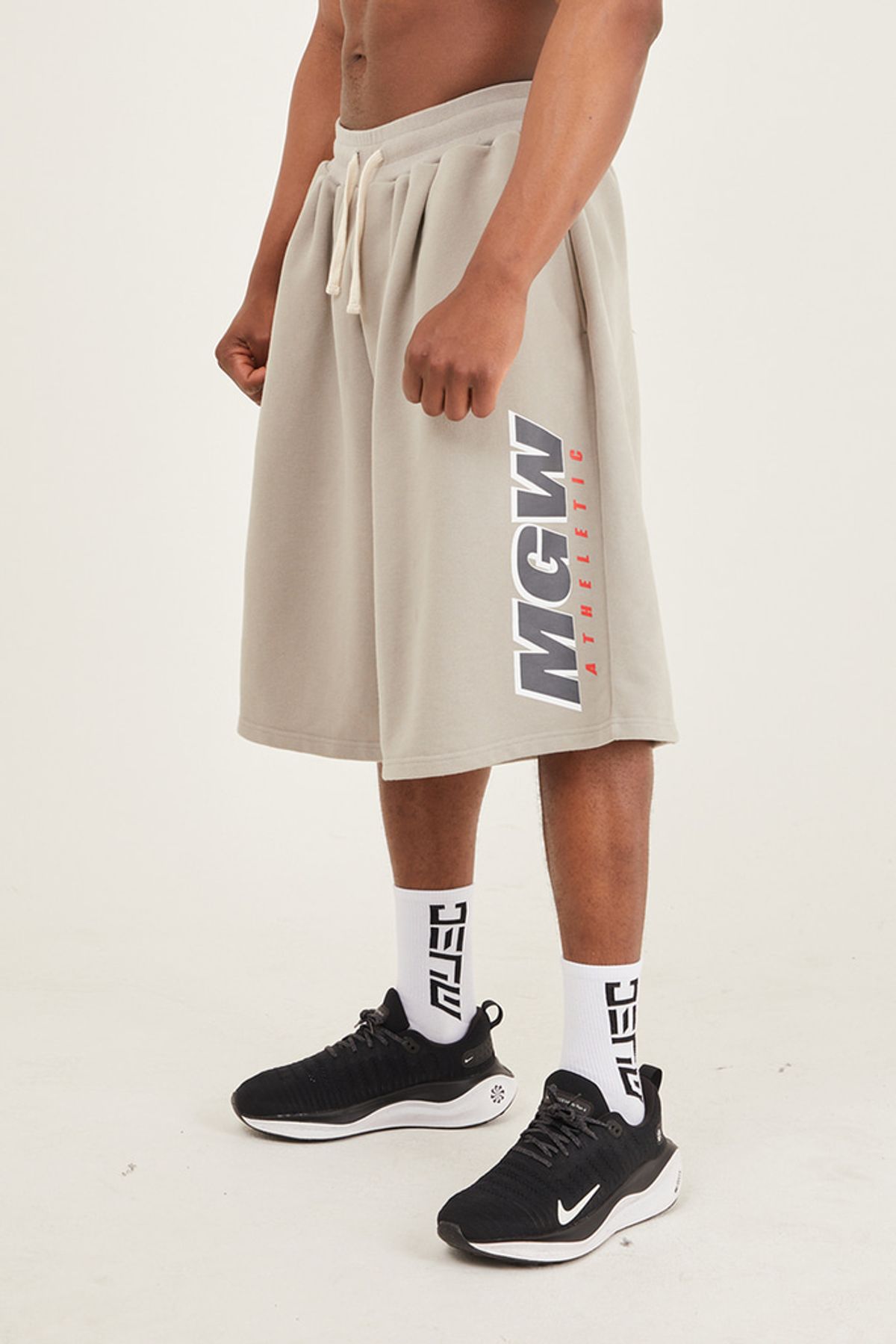 머스콜로(MUSCOLO) [MGW] 와이드 하프 팬츠 시멘트