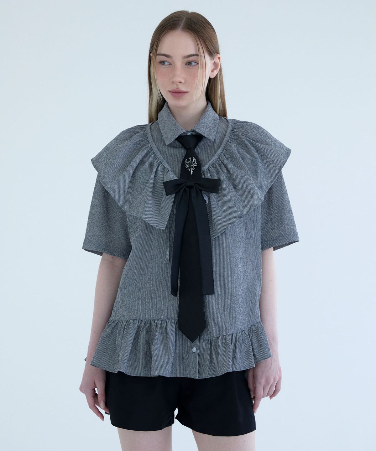 무아르모아(MOIREMOA) Stripe Frill Belt Set Shirt-Charcoal