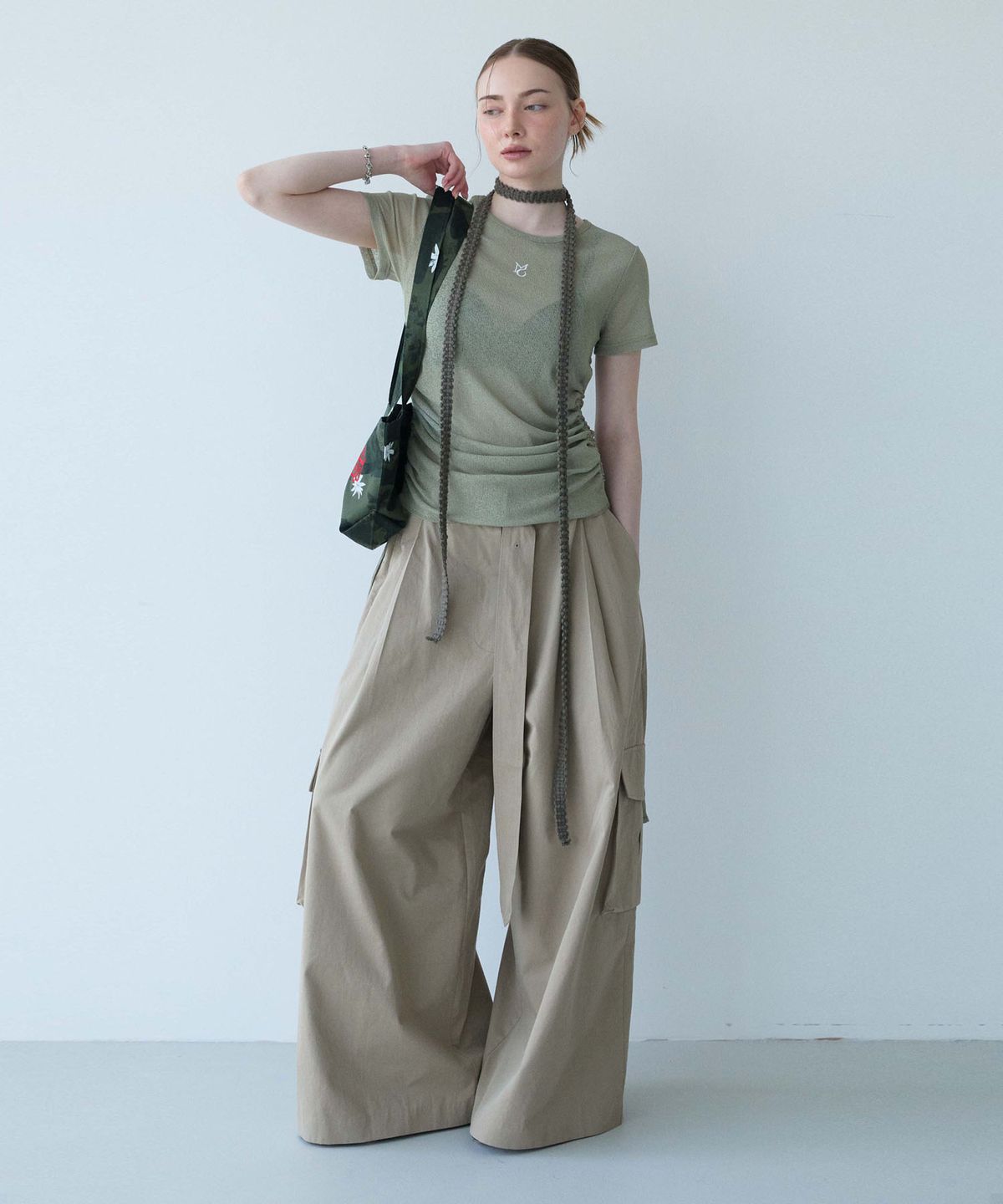 무아르모아(MOIREMOA) Belt Cotton Cargo Pants-Beige