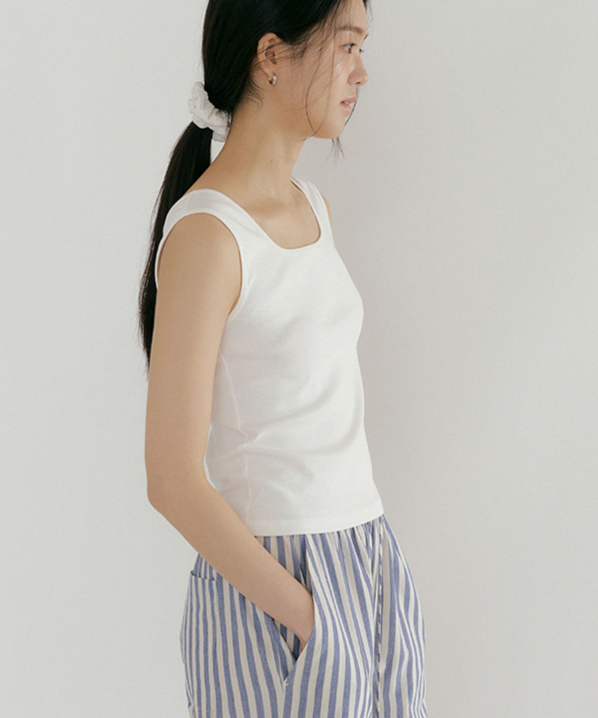 링서울(LINGSEOUL) square neck sleeveless top-ivory