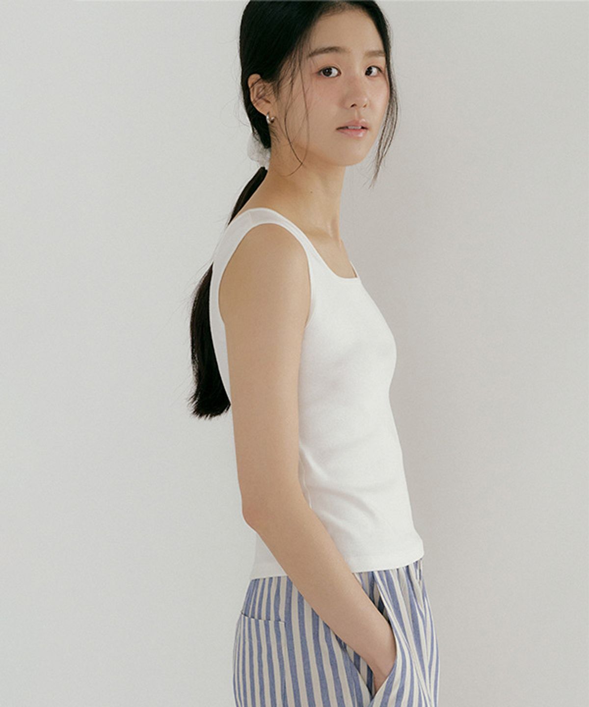 링서울(LINGSEOUL) square neck sleeveless top-ivory