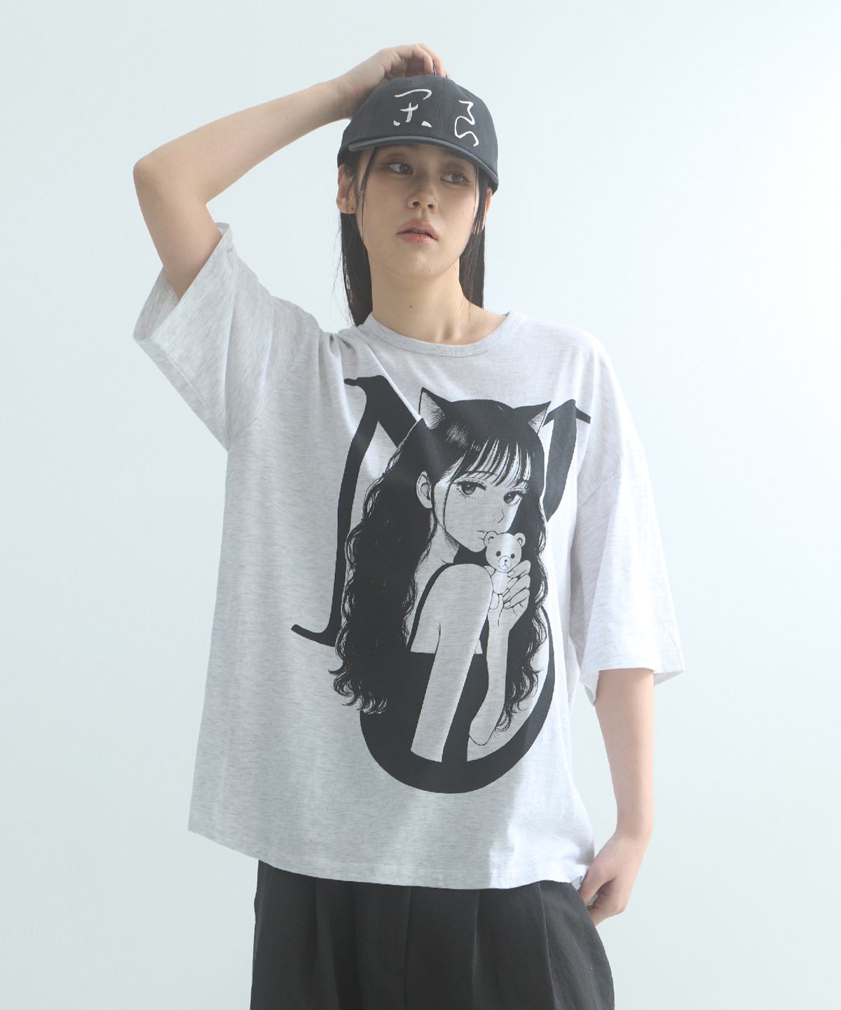 무아르모아(MOIREMOA) MO Neko Graphic T-shirt-melange