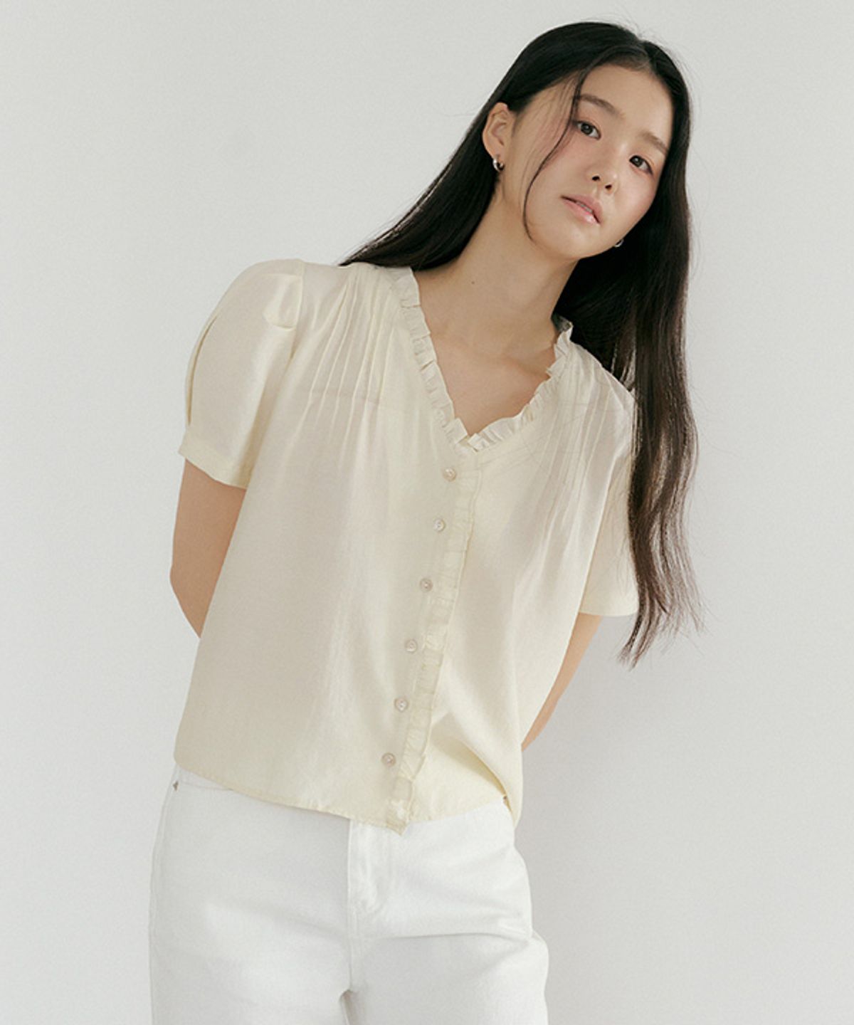 링서울(LINGSEOUL) pintuck frill blouse-cream