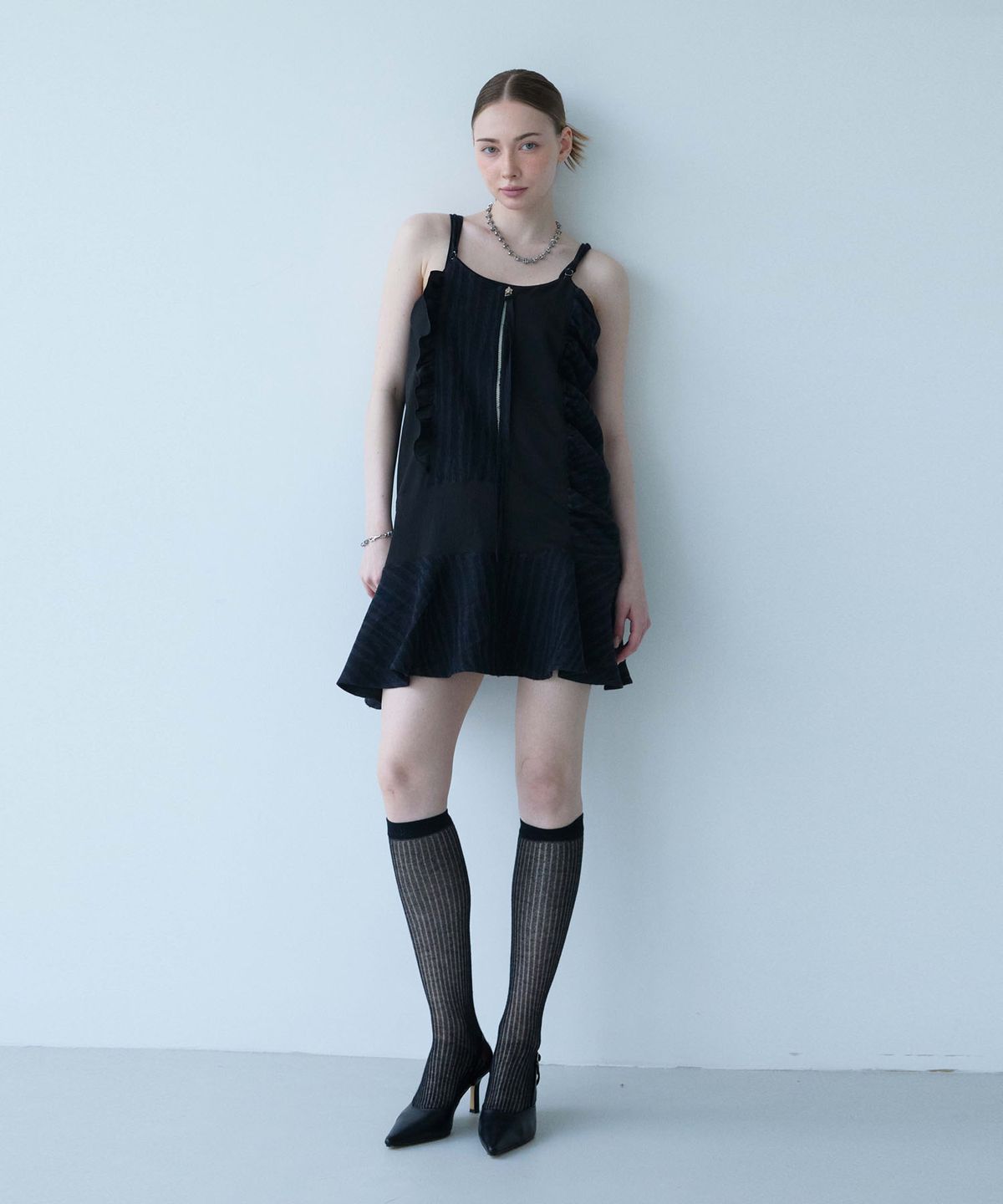 무아르모아(MOIREMOA) Layer Patch Zip-Up Dress-black