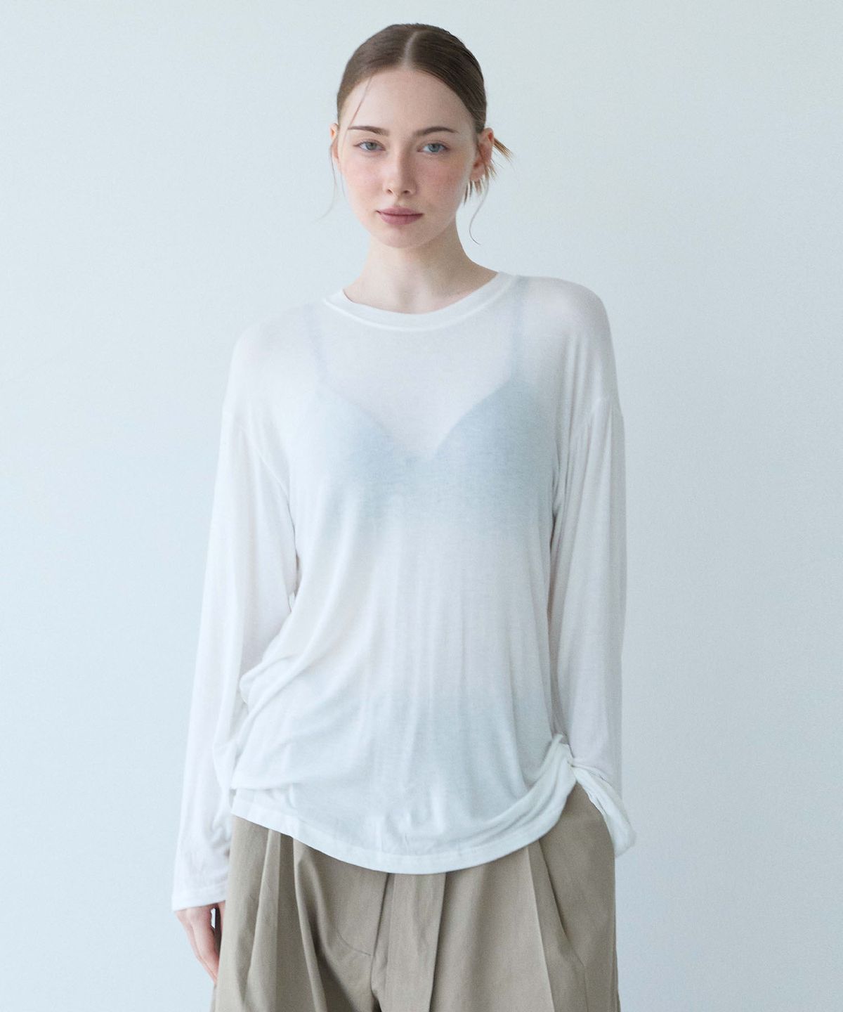 무아르모아(MOIREMOA) Round Loose Rayon T-Shirt-Ivory