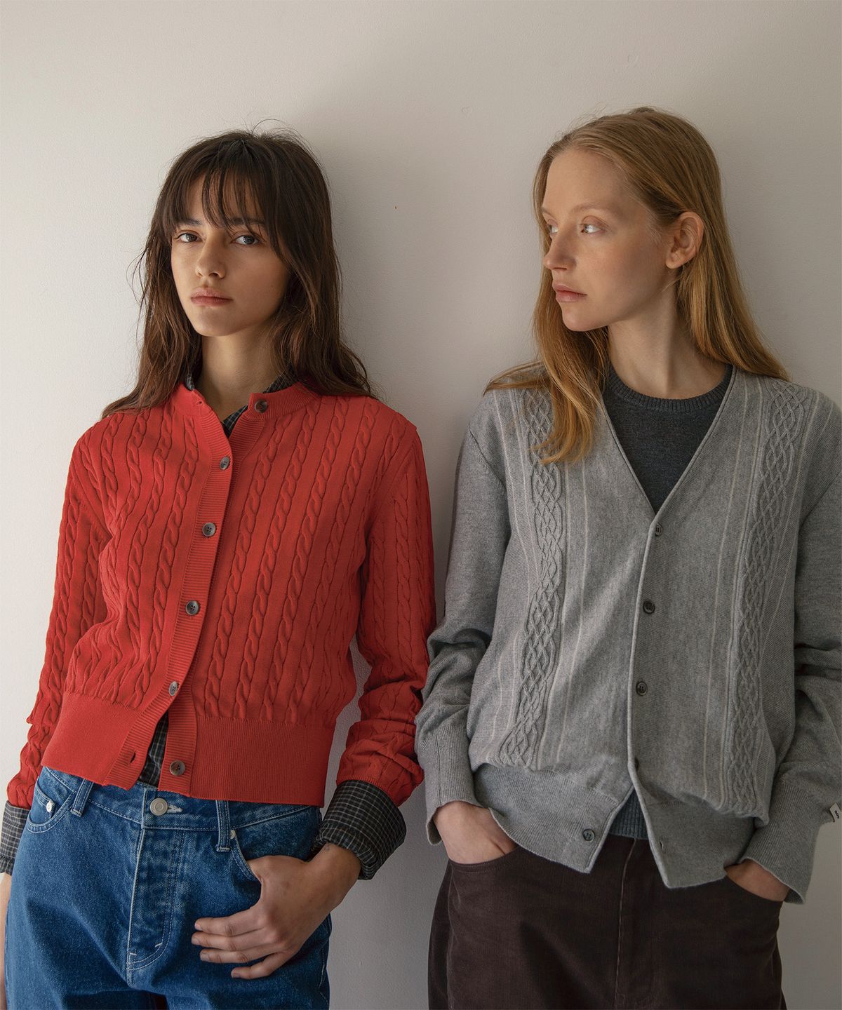 어나더오피스 우먼(ANOTHER OFFICE WOMEN) w. Current Cable Cardigan (Carmine)