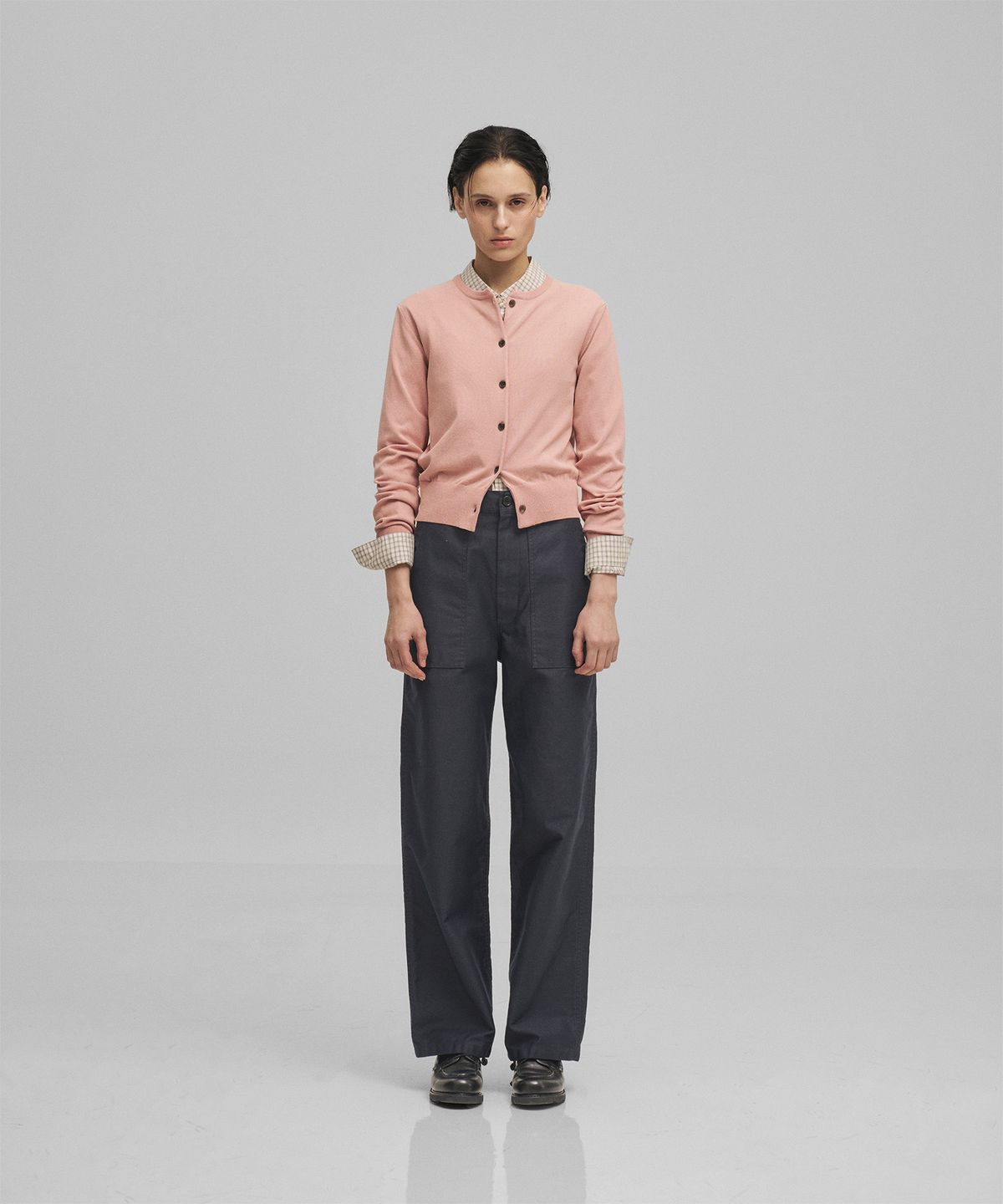 어나더오피스 우먼(ANOTHER OFFICE WOMEN) w. Basis Roundneck Cardigan (Light Mauve)