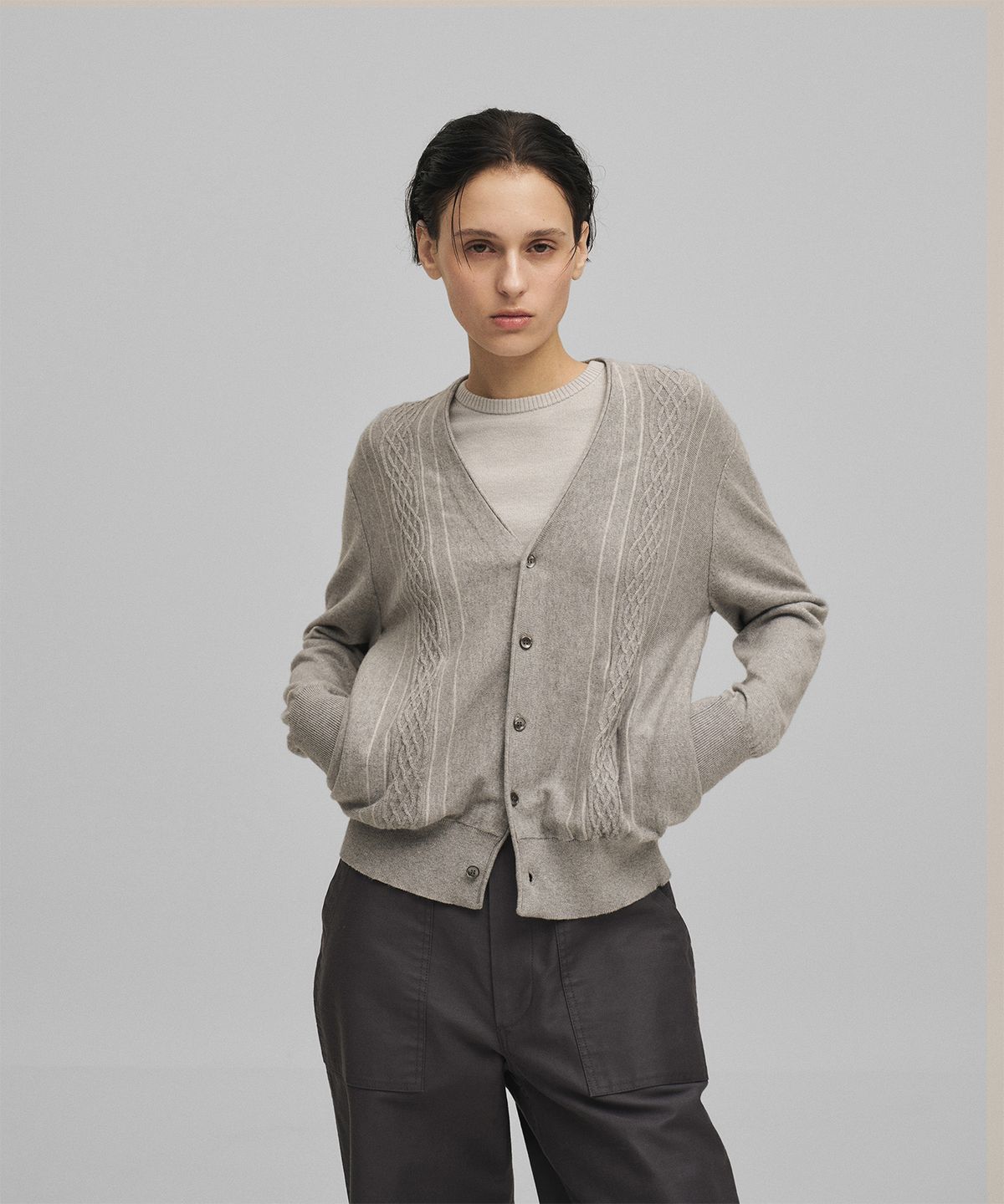 어나더오피스 우먼(ANOTHER OFFICE WOMEN) w. Homage V-neck Cardigan (Heather Gray)