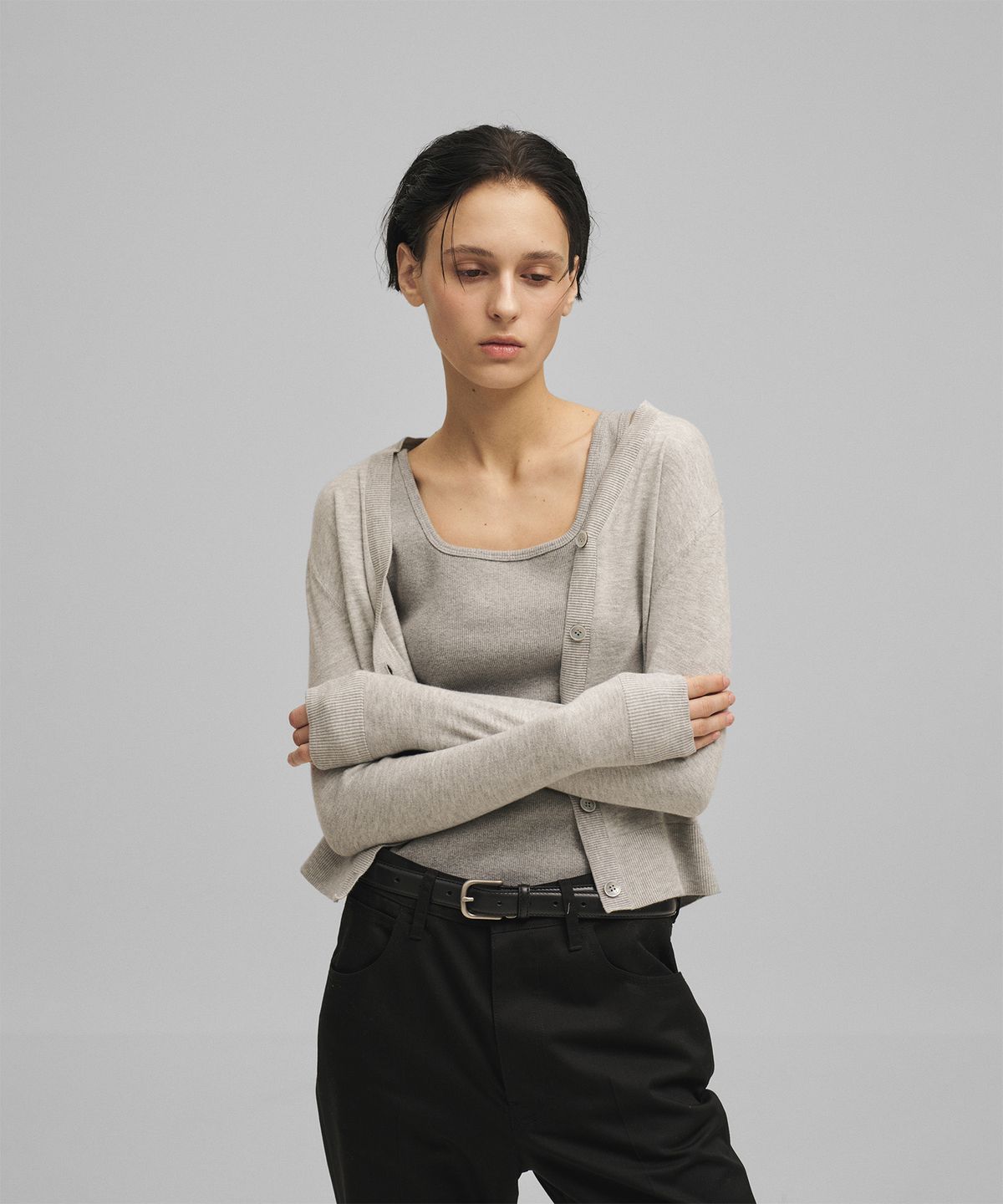 어나더오피스 우먼(ANOTHER OFFICE WOMEN) w. Peachskin V-Neck Cardigan (Light Gray)