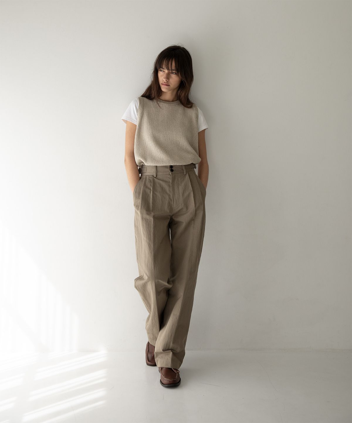 어나더오피스 우먼(ANOTHER OFFICE WOMEN) w. Paper Tencel Vest (Linen)
