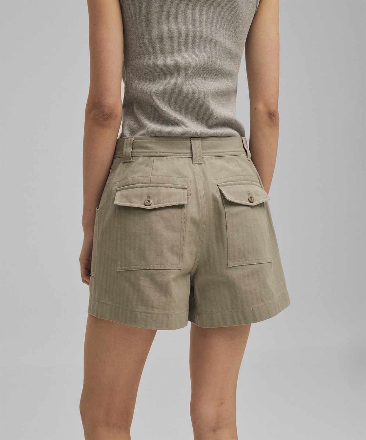 어나더오피스 우먼(ANOTHER OFFICE WOMEN) w. Bush Herringbone Shorts (Khaki Gray)