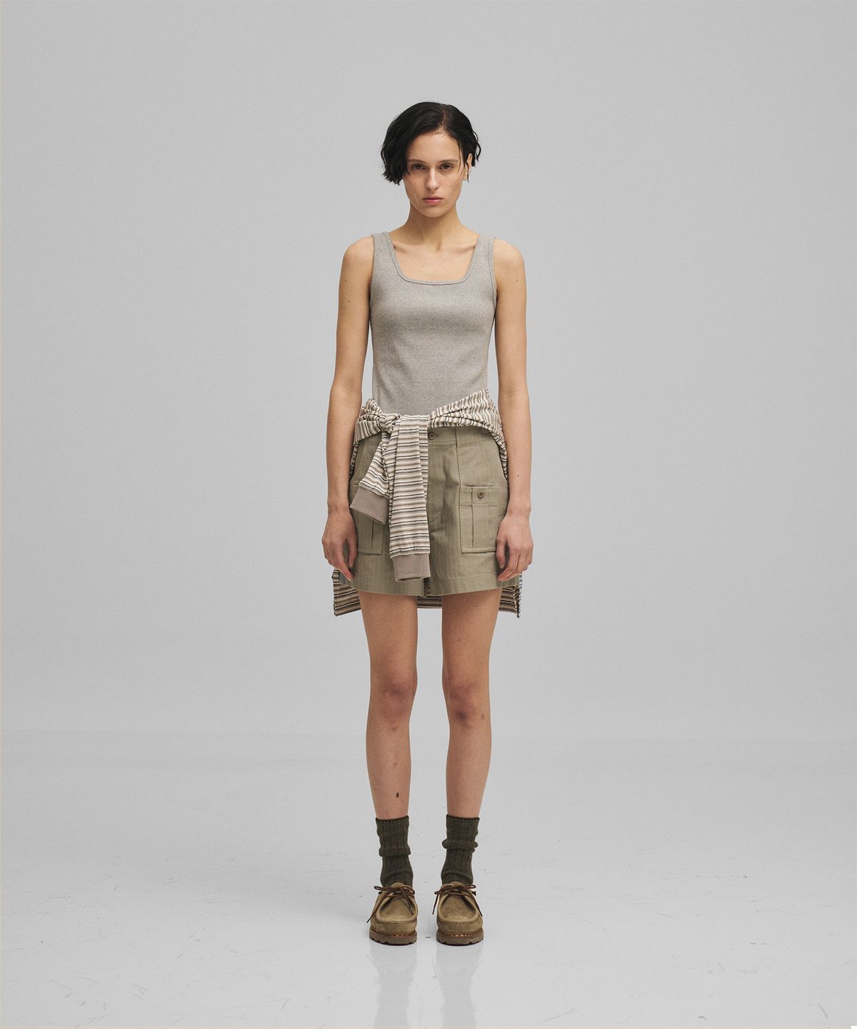 어나더오피스 우먼(ANOTHER OFFICE WOMEN) w. Bush Herringbone Shorts (Khaki Gray)