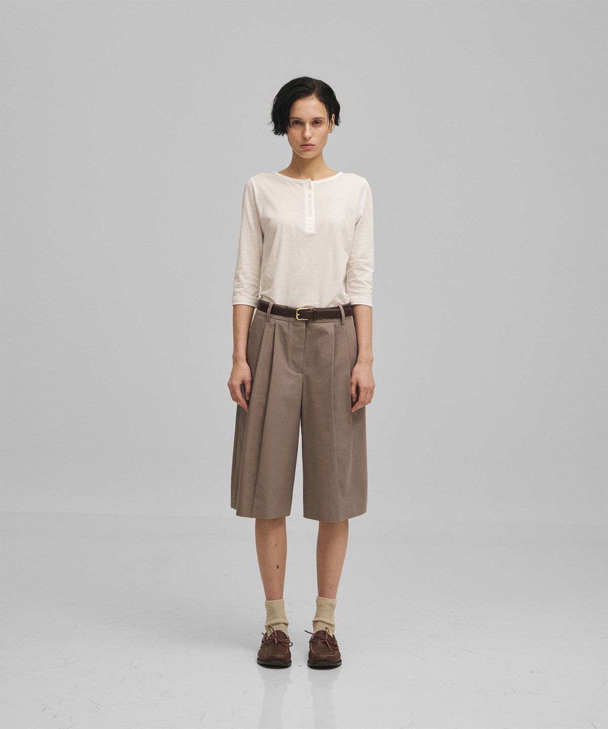 어나더오피스 우먼(ANOTHER OFFICE WOMEN) w. Solid Henryneck Tee (White)
