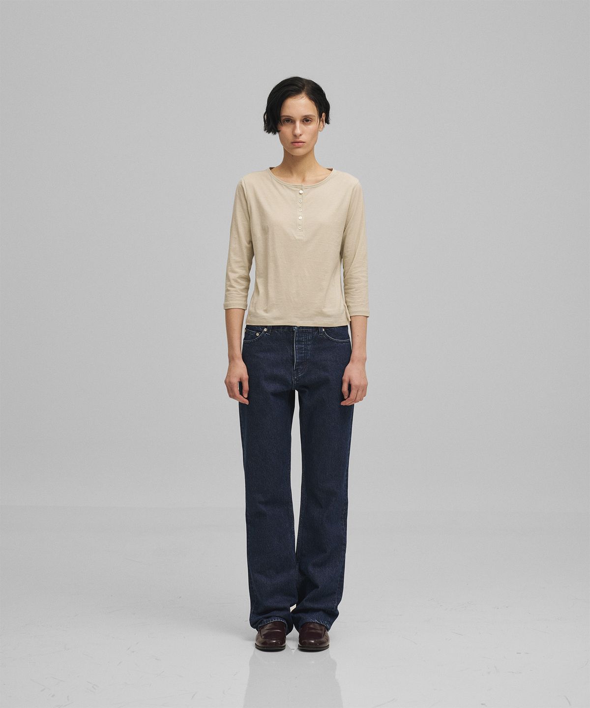 어나더오피스 우먼(ANOTHER OFFICE WOMEN) w. Solid Henryneck Tee (Pale Khaki)
