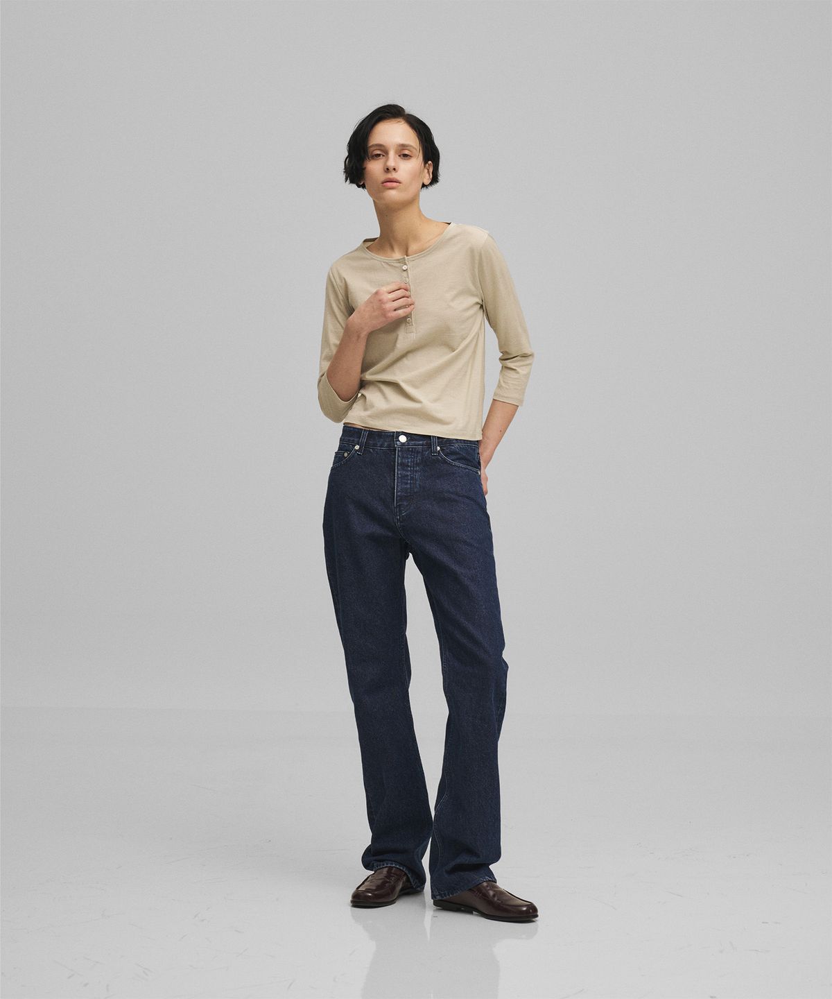 어나더오피스 우먼(ANOTHER OFFICE WOMEN) w. Solid Henryneck Tee (Pale Khaki)