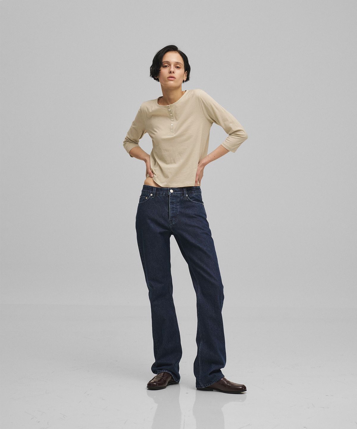 어나더오피스 우먼(ANOTHER OFFICE WOMEN) w. Solid Henryneck Tee (Pale Khaki)