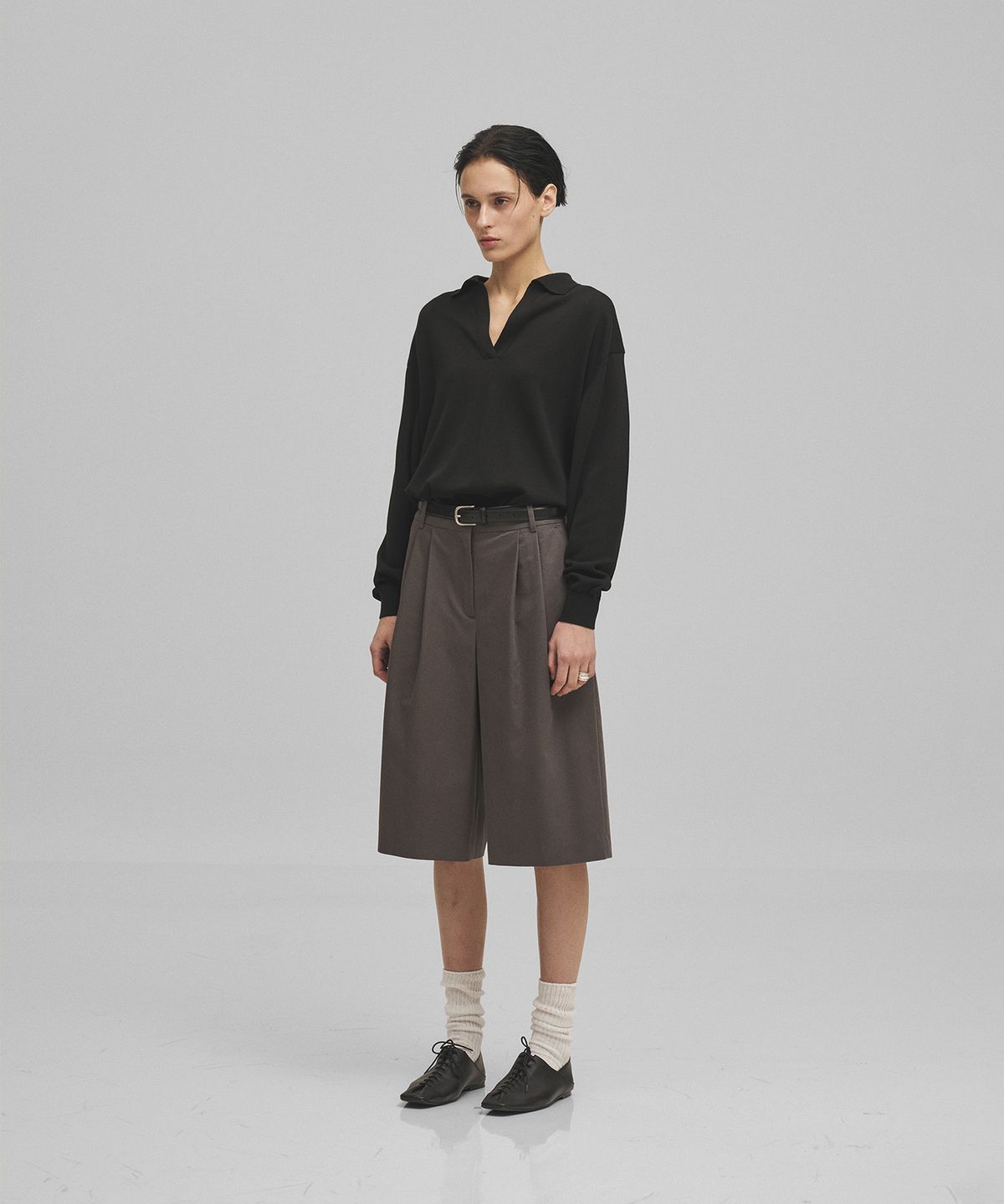 어나더오피스 우먼(ANOTHER OFFICE WOMEN) w. Officer Bermuda Pants (Graphite)