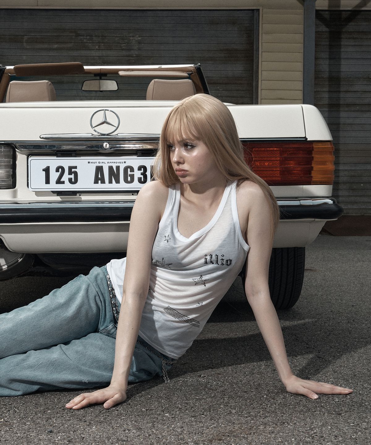 일리오(ILLIO) White vintage star tencel sleeveless top