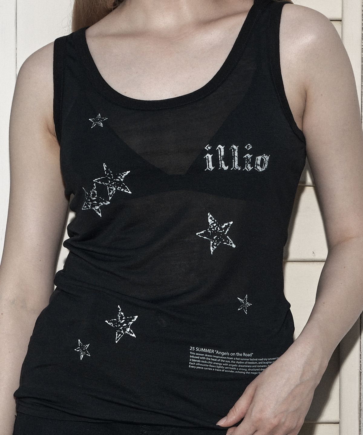 일리오(ILLIO) Black vintage star tencel sleeveless top