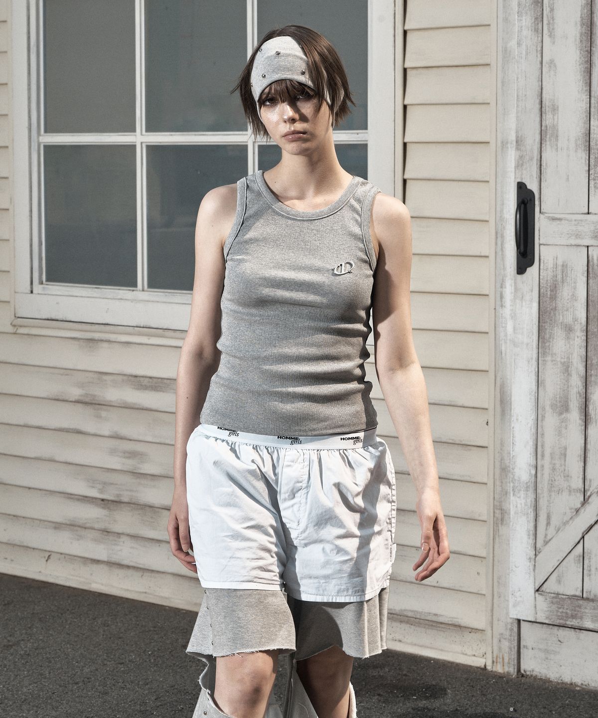 일리오(ILLIO) Gray Symbol ribbed sleeveless top