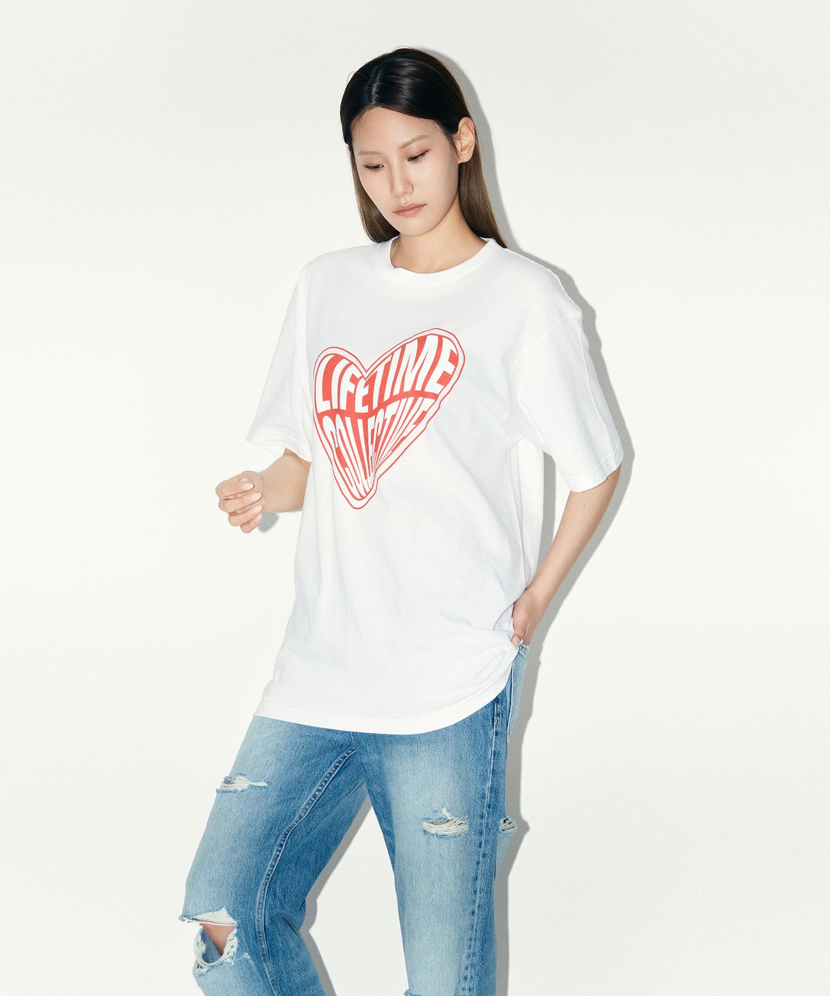 라이프타임콜렉티브(LIFETIMECOLLECTIVE) 빅하트 로고 반팔 티셔츠  화이트
