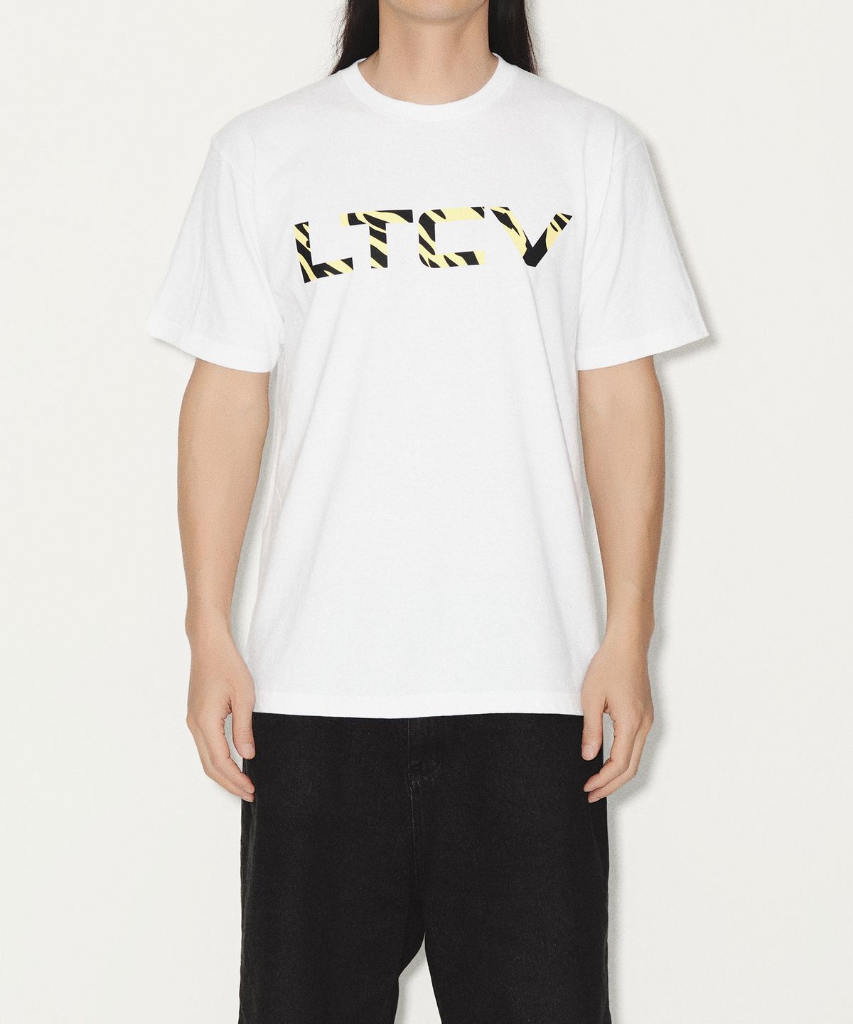 라이프타임콜렉티브(LIFETIMECOLLECTIVE) 지브라 로고 반팔 티셔츠 화이트