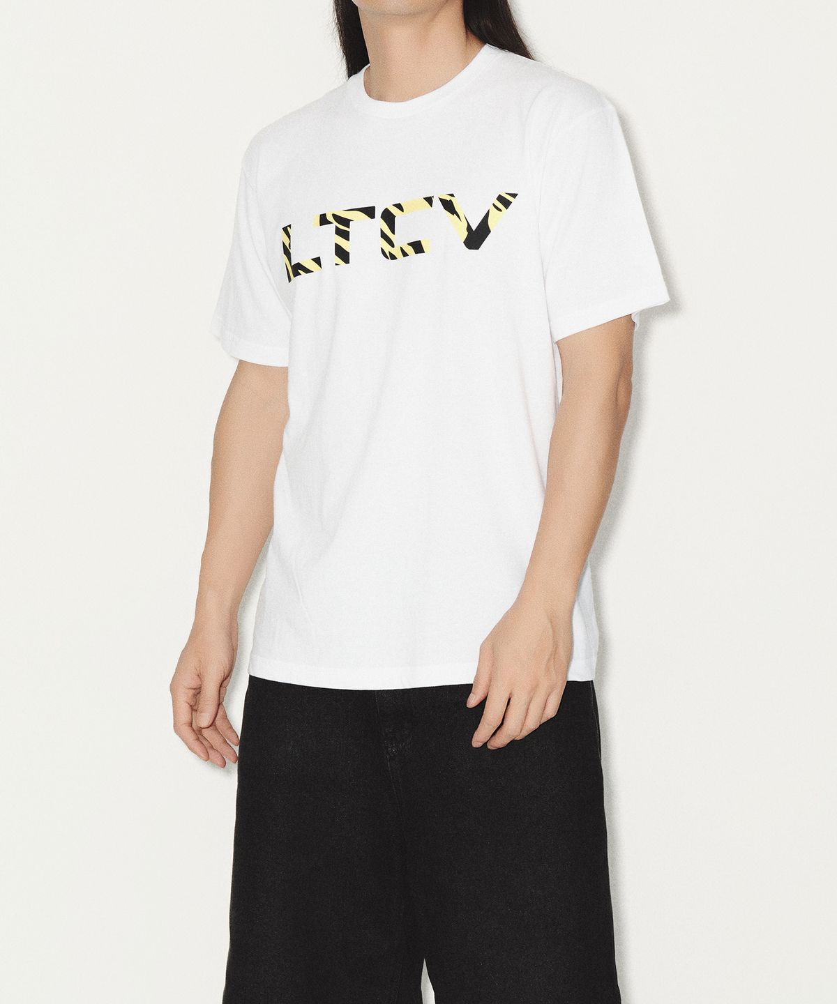 라이프타임콜렉티브(LIFETIMECOLLECTIVE) 지브라 로고 반팔 티셔츠 화이트